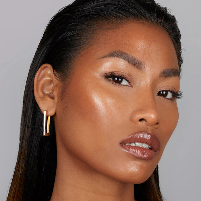 REFY Gloss Highlighter - Illuminating Face & Body Highlighter Stick for a Radiant Glow | Perfect for Makeup, Contouring & Photo Shoots