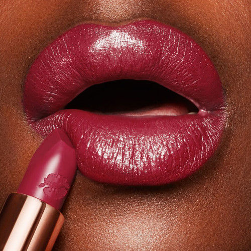 Charlotte Tilbury Hot Lips 2 Matte Lipstick - Long Lasting, Hydrating Lip Color with Vitamin E | Perfect for Date Night, Parties & Everyday Wear