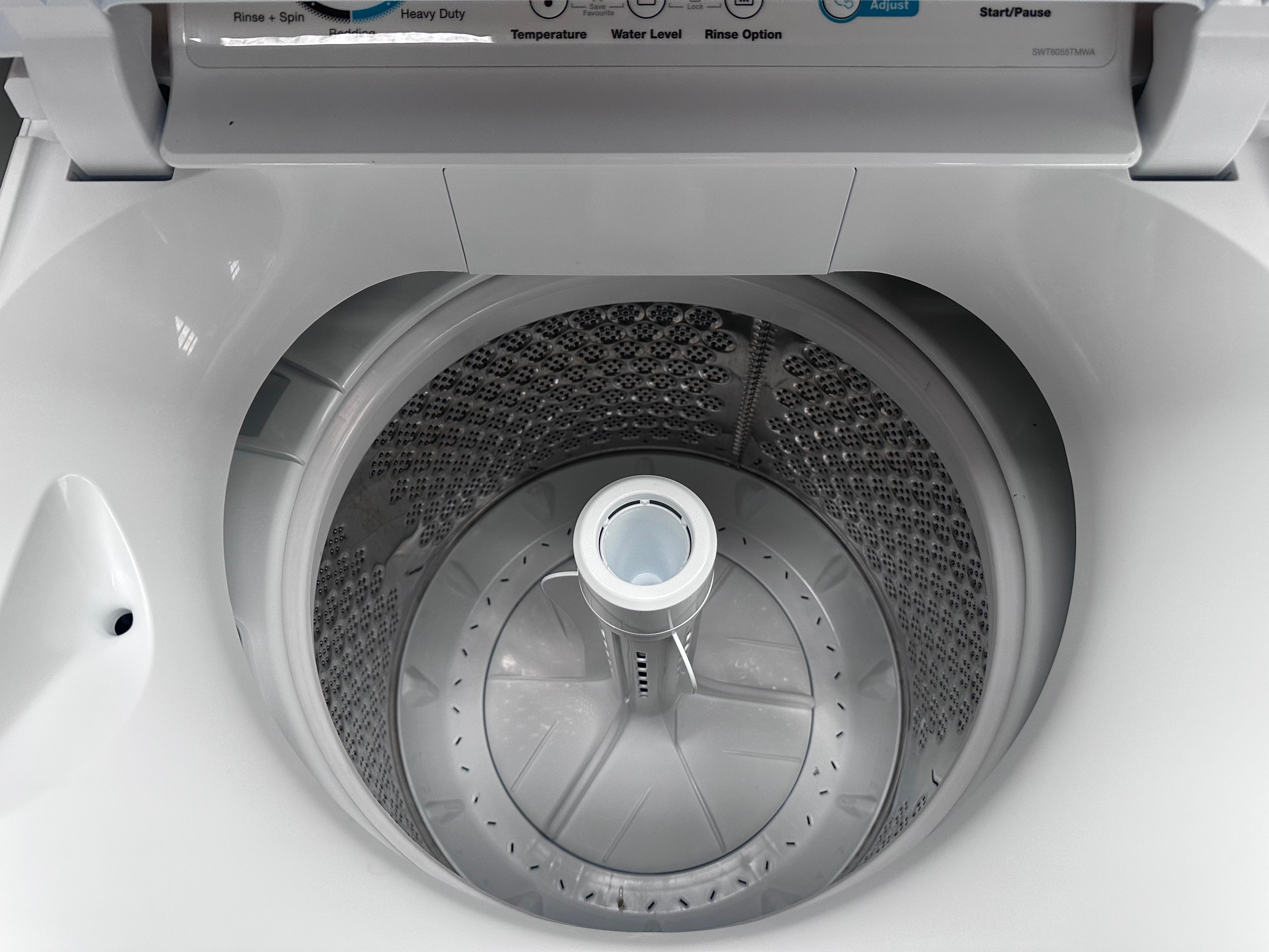 Refurbished Simpson 6kg Top Load Washing Machine - Energy Efficient Laundry Solution for Apartments & Small Homes
