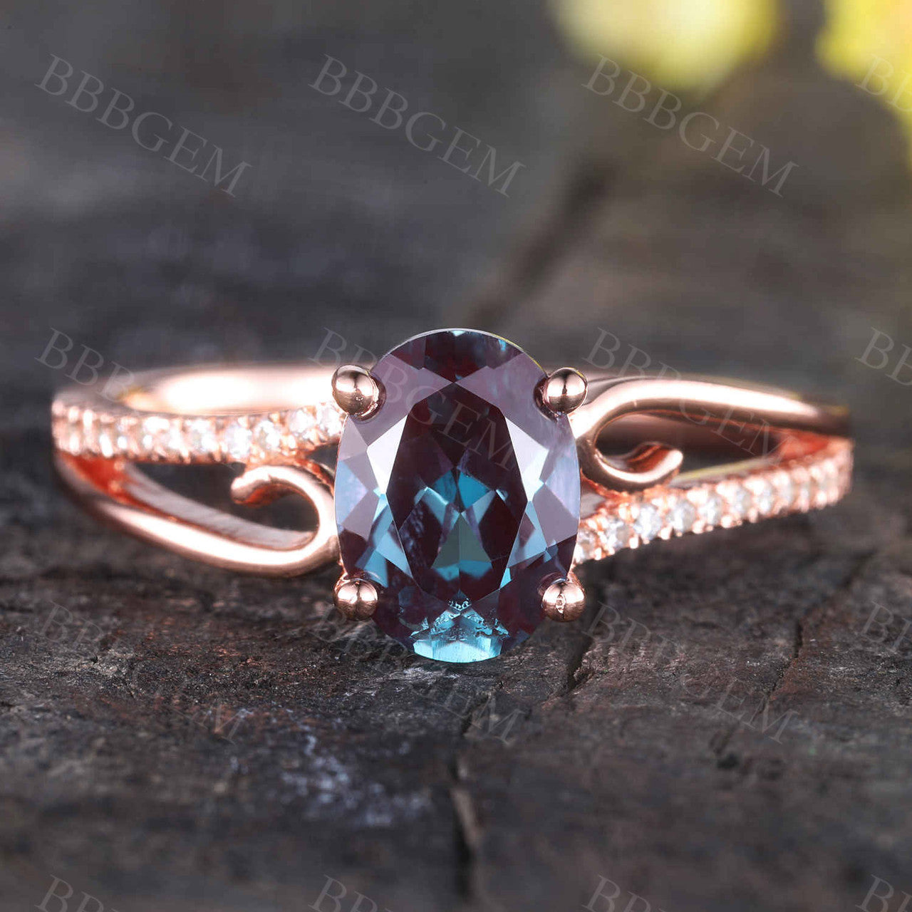 Vintage Alexandrite Engagement Ring - Filigree Curved Wedding Band with Color Changing Gemstone | Perfect for Proposals, Anniversaries & Romantic Occasions