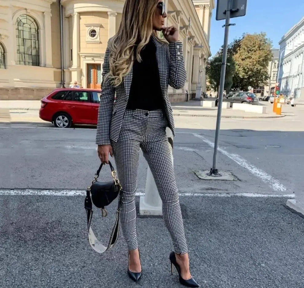 Stylish Women's Plaid Pencil Pantsuit - Professional Office Wear & Business Formal Outfit for Work, Interviews, and Corporate Events