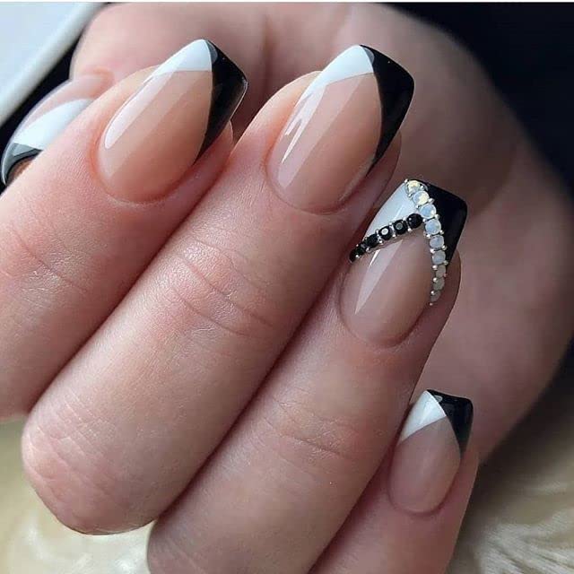 ALVRIO 100-Pack Artificial Gold Finger Empress Curve Fake Nails with Glue - White Press-on Nails for Women | Perfect for Parties, Weddings & Special Occasions