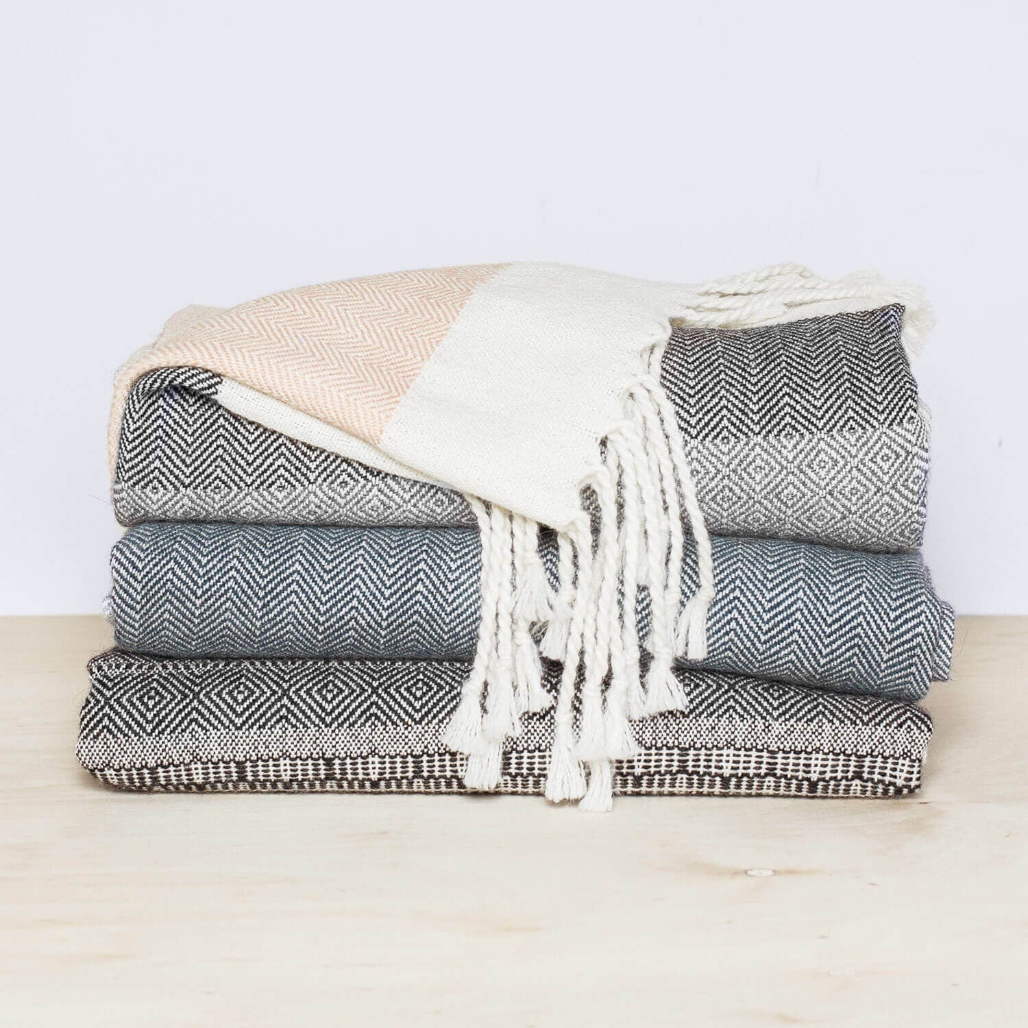 Soft & Cozy Paloma Alpaca Throw Blanket - Luxurious 100% Alpaca Wool for Warmth - Perfect for Couch, Bed, or Gift Giving