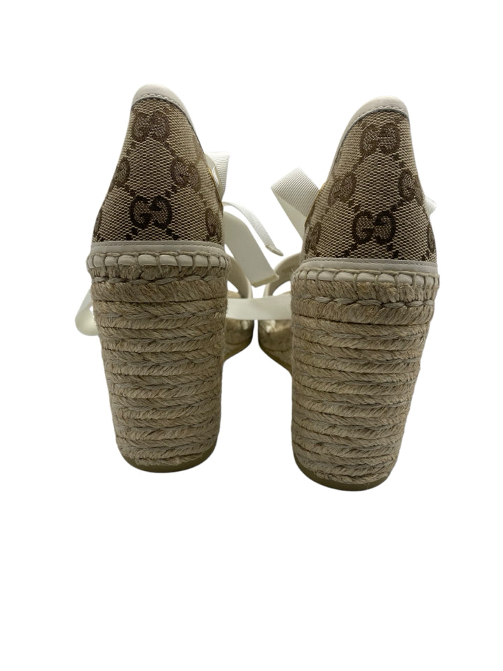 Gucci Women's Tan Espadrille Shoes Size 39 (US 9) with Embroidered Patch - Perfect for Summer Outfits & Beach Vacations