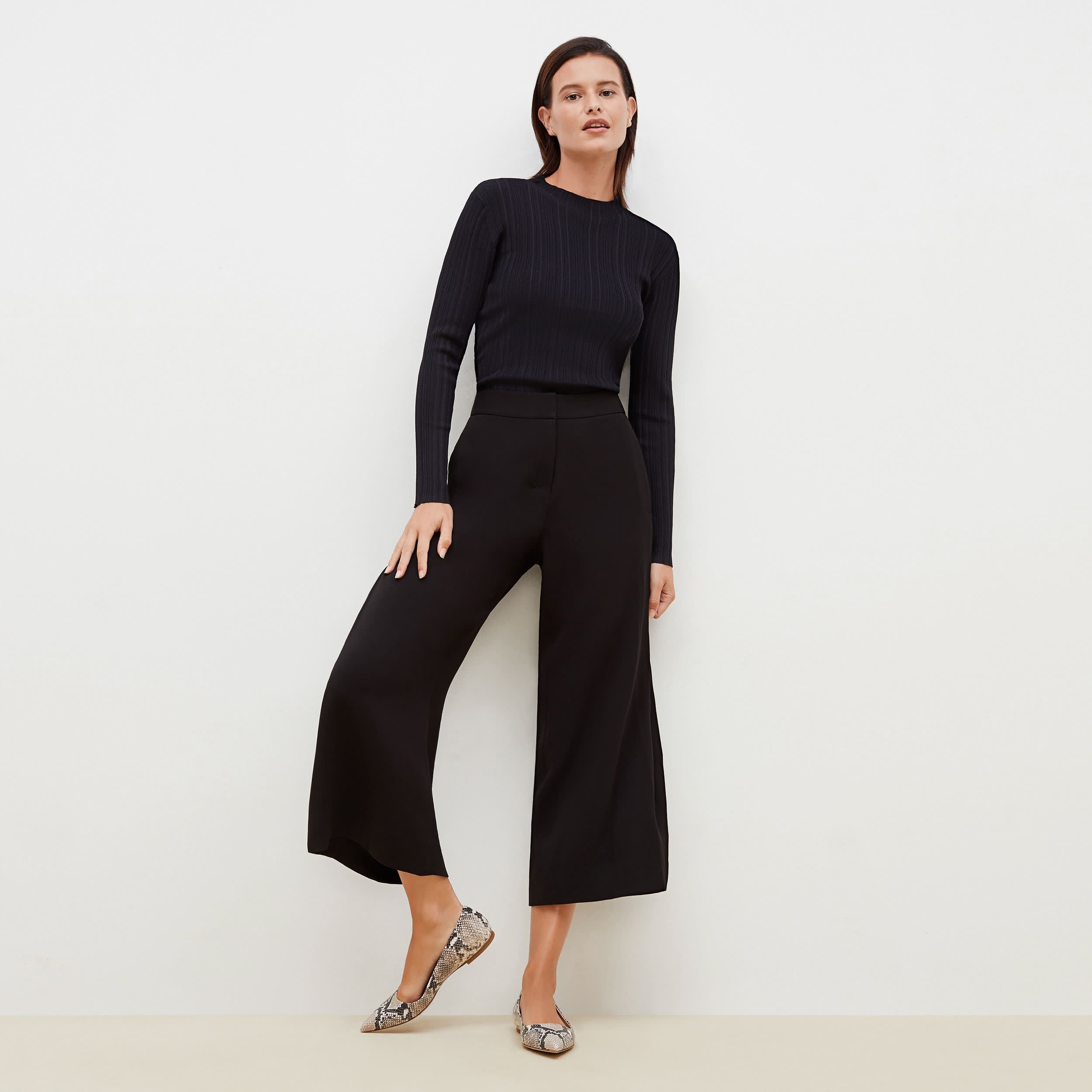 Eco-Friendly Heavy Soft Wave Culotte Pants in Black - Perfect for Casual Wear, Office Outfits, and Evening Events