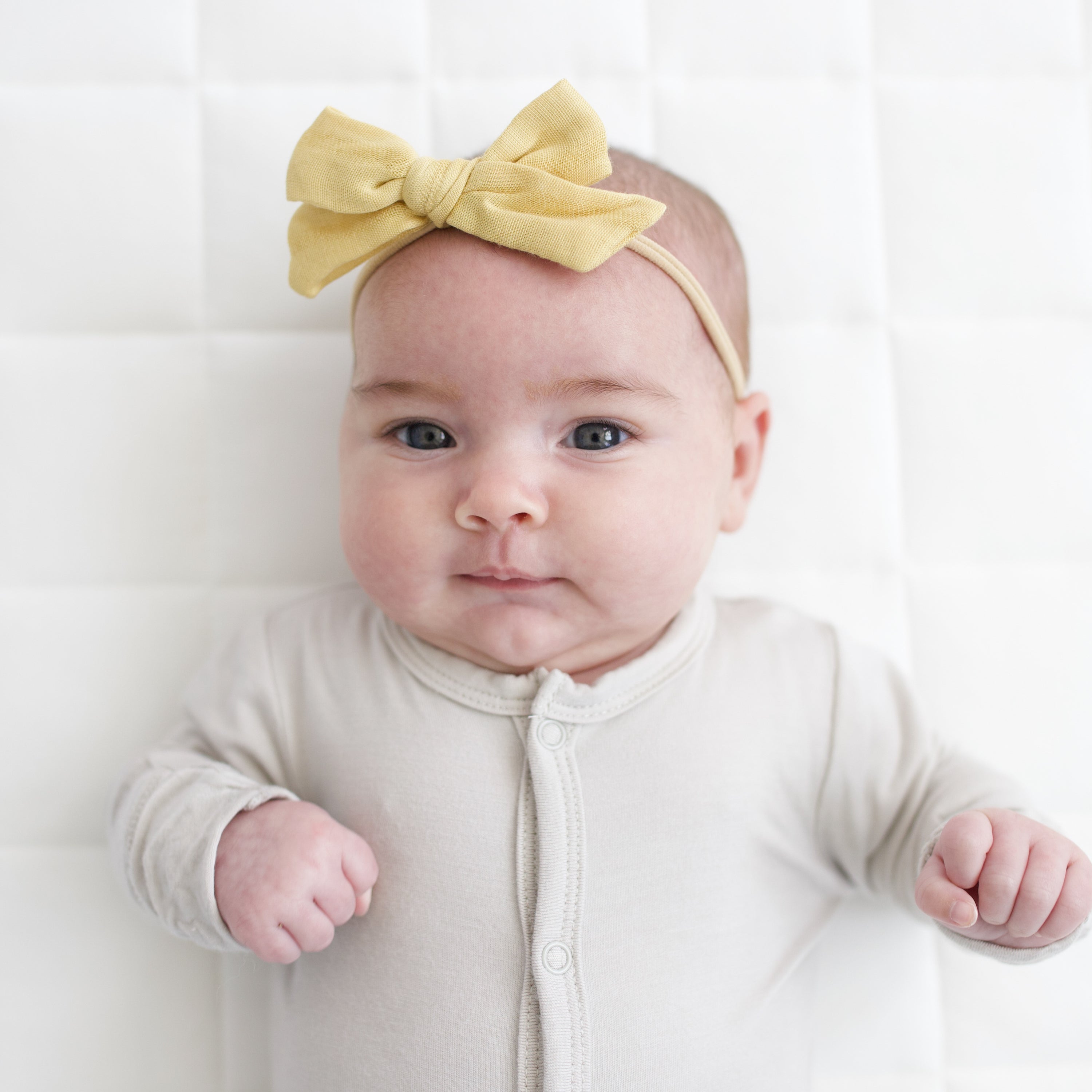 Natural Bamboo Muslin Medium Bow Headband for Baby Girls - Soft & Breathable Hair Accessory for Newborns, Infants & Toddlers - Perfect for Photoshoots, Birthdays & Special Occasions
