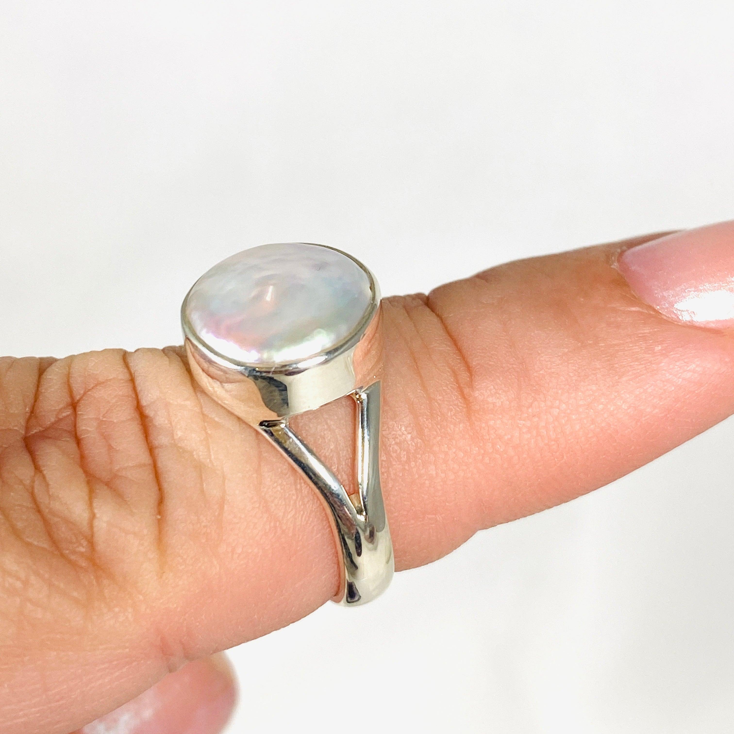 Pearl Round Split Band Ring KRGJ2934 - Elegant Jewelry for Women, Perfect for Weddings, Parties & Special Occasions