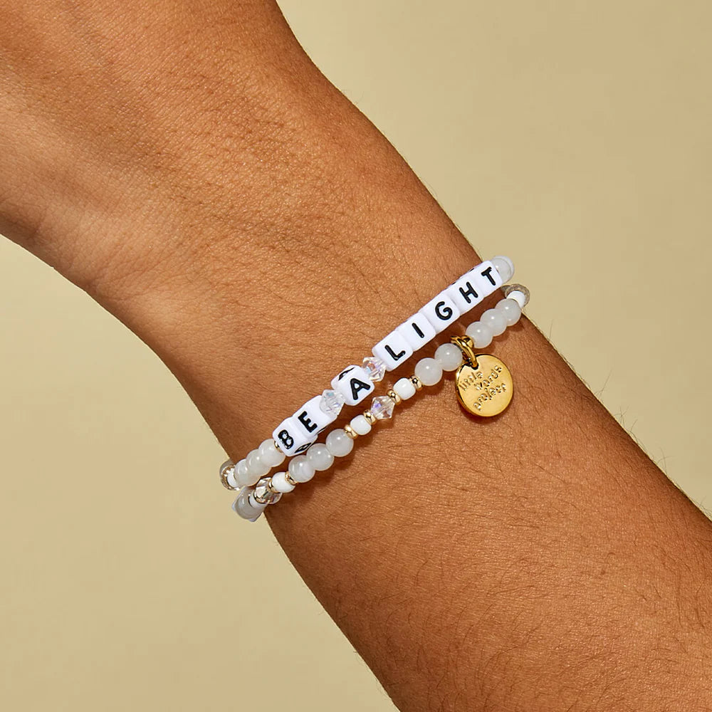 Be A Light Bracelet - Inspirational Motivational Bracelet for Women & Men - Positive Message Jewelry Gift for Daily Encouragement & Self Love - Perfect for Work, Yoga, Meditation & Everyday Wear