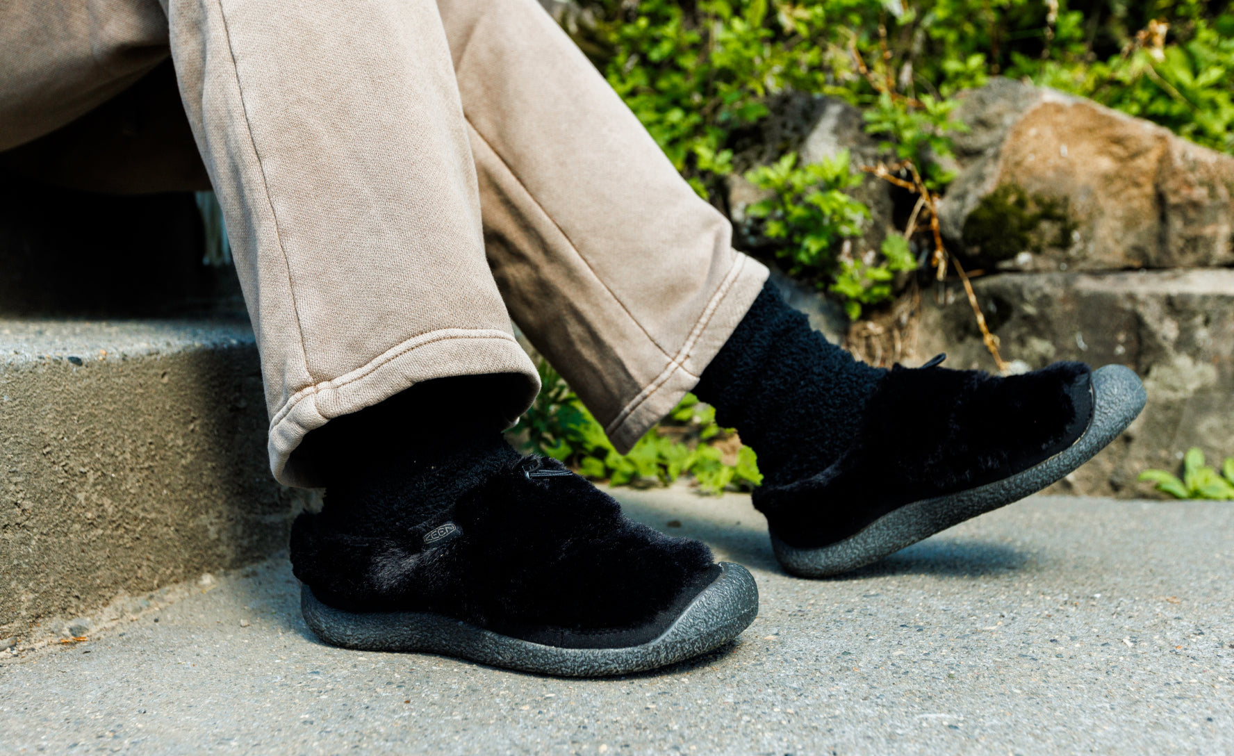 Women's Howser III Slide Sandals - Comfortable Black/Canteen Casual Slides for Women | Perfect for Beach, Pool, and Summer Outings