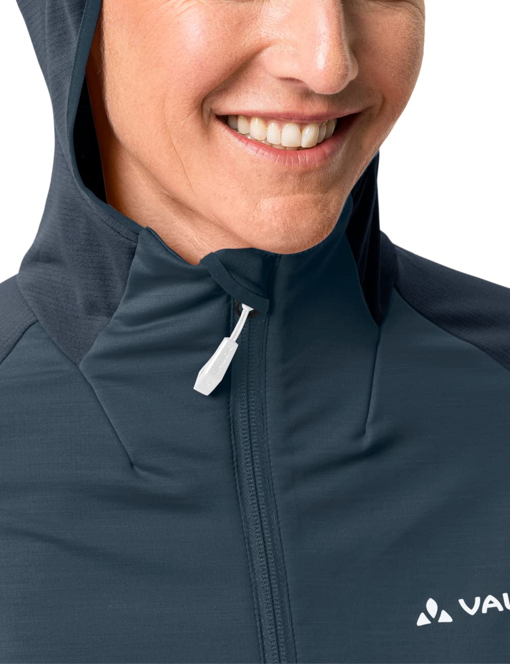 VAUDE Women's Scopi Fleece Jacket - Lightweight Warm Winter Outdoor Jacket for Hiking, Camping & Travel - Water-Resistant Softshell Fleece Coat
