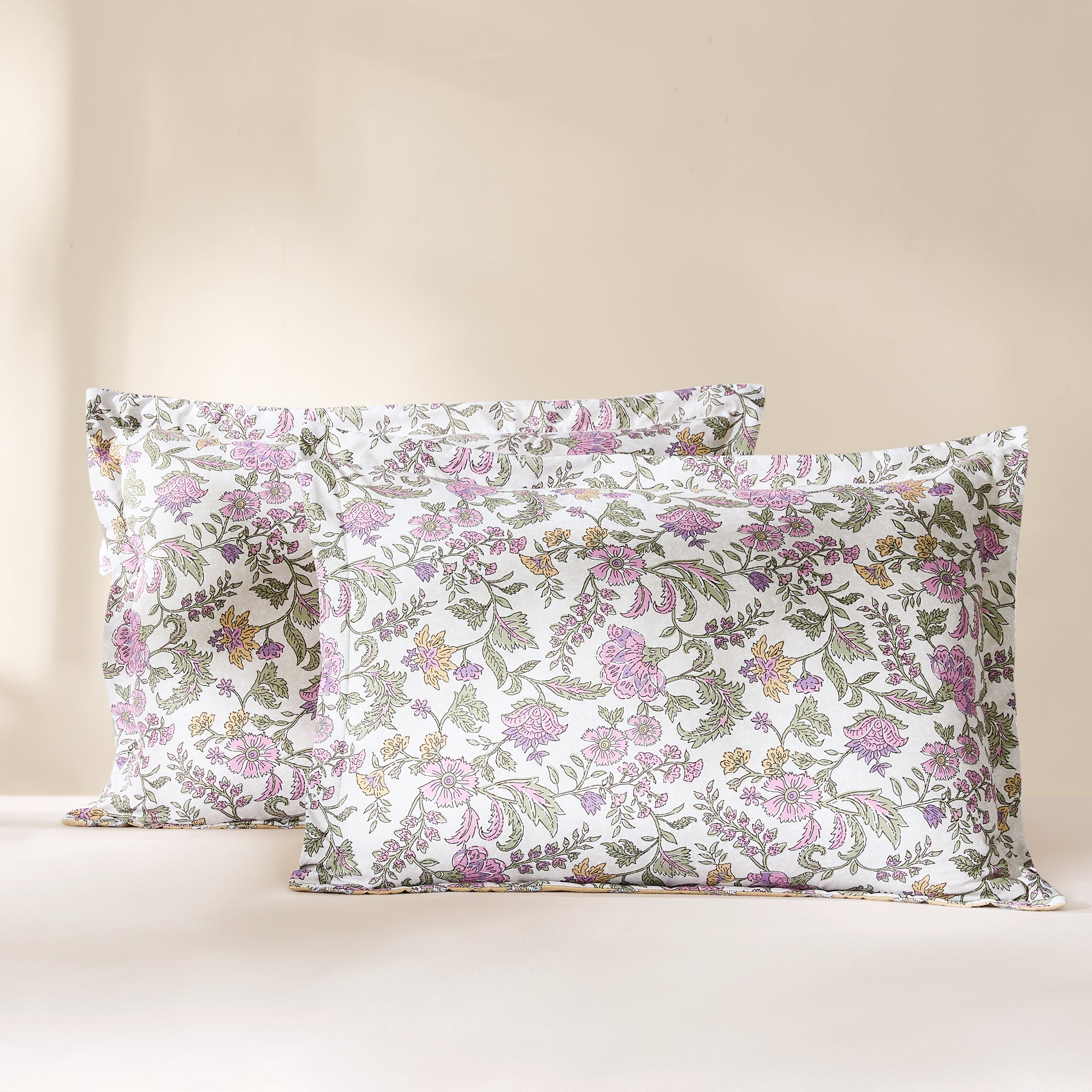Lillian Block Print Reversible Comforter Set 5-Piece - Queen Size Bedding Set with Matching Pillowcases - Perfect for Master Bedroom, Guest Room & Dorm Decor
