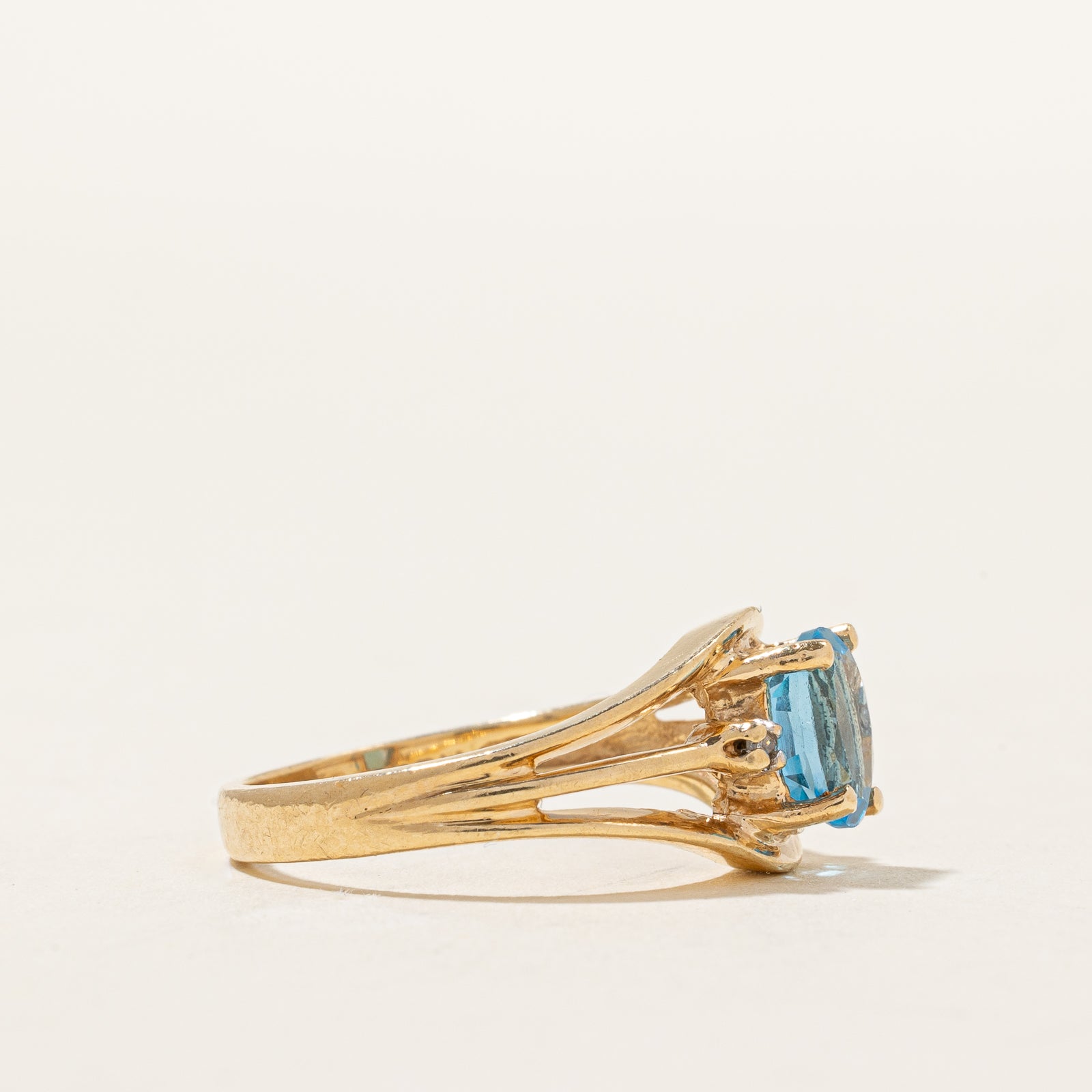 Blue Topaz and Diamond Ring - 0.95ct Natural Blue Topaz with 0.03ctw Diamond Accents - Size 6.75 - Elegant Jewelry for Engagement, Anniversary & Special Occasions