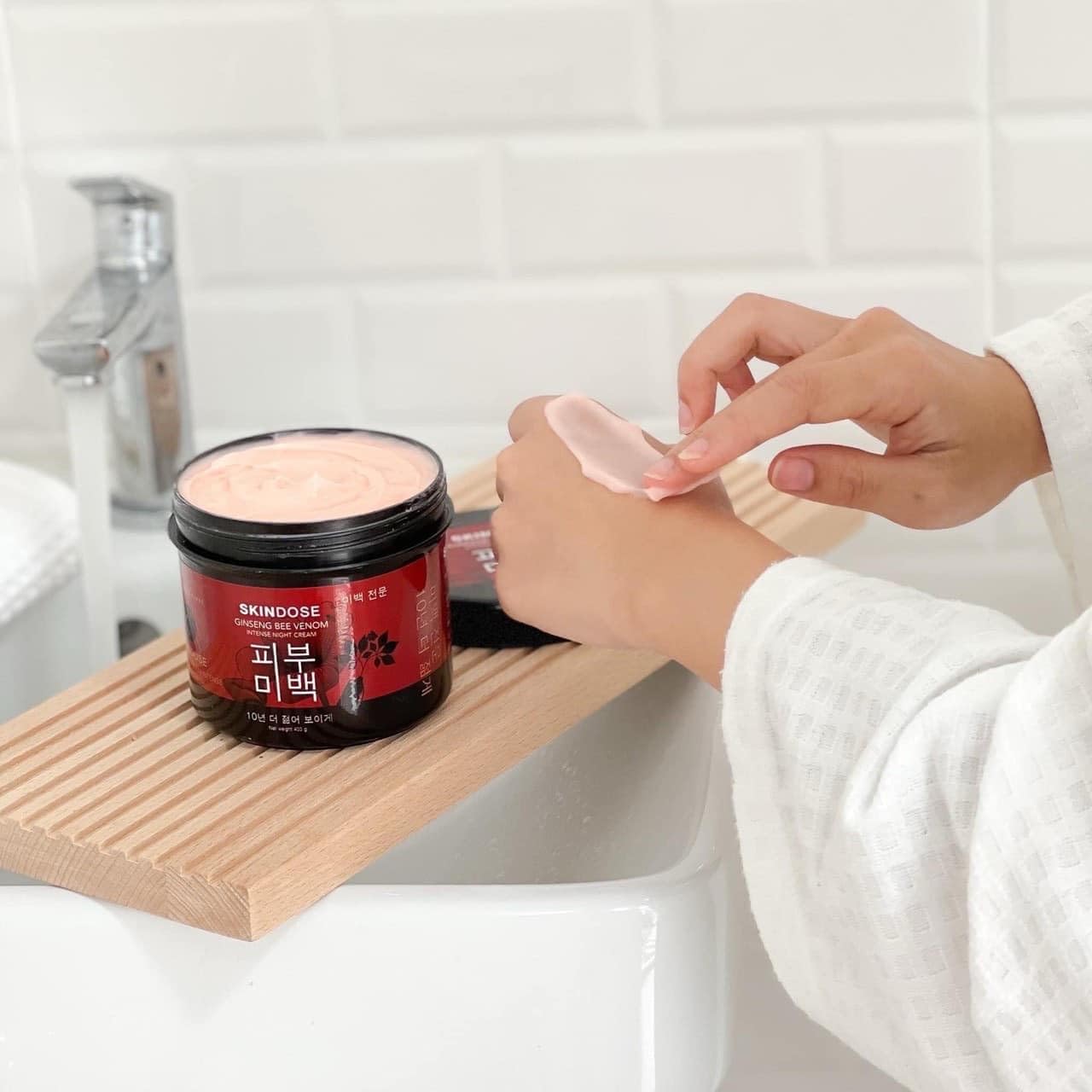 Skinndose Ginseng Body Cream - Thai Night Cream 400g/1Pcs | Deep Moisturizing & Anti-Aging for Dry Skin | Perfect for Nighttime Skincare Routine & Relaxation