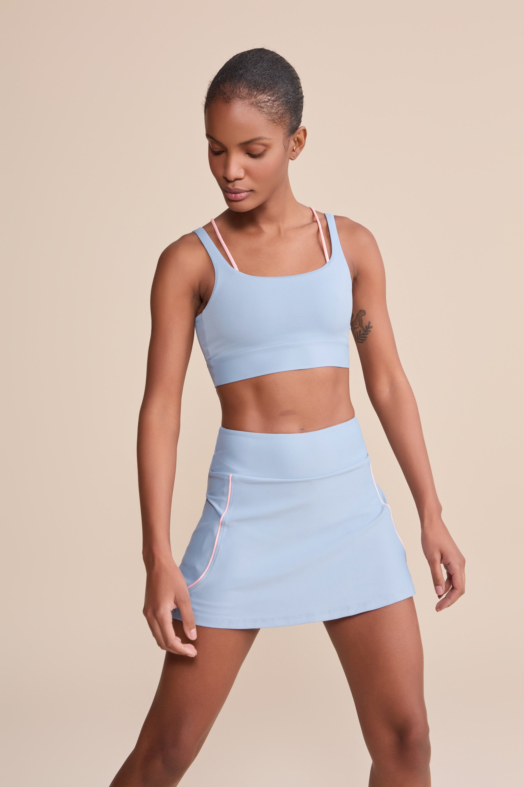 Sense® Contrast Strap Sports Bra - High Support Workout Bra for Women, Yoga, Running & Gym - Breathable & Comfortable Activewear for Fitness & Training