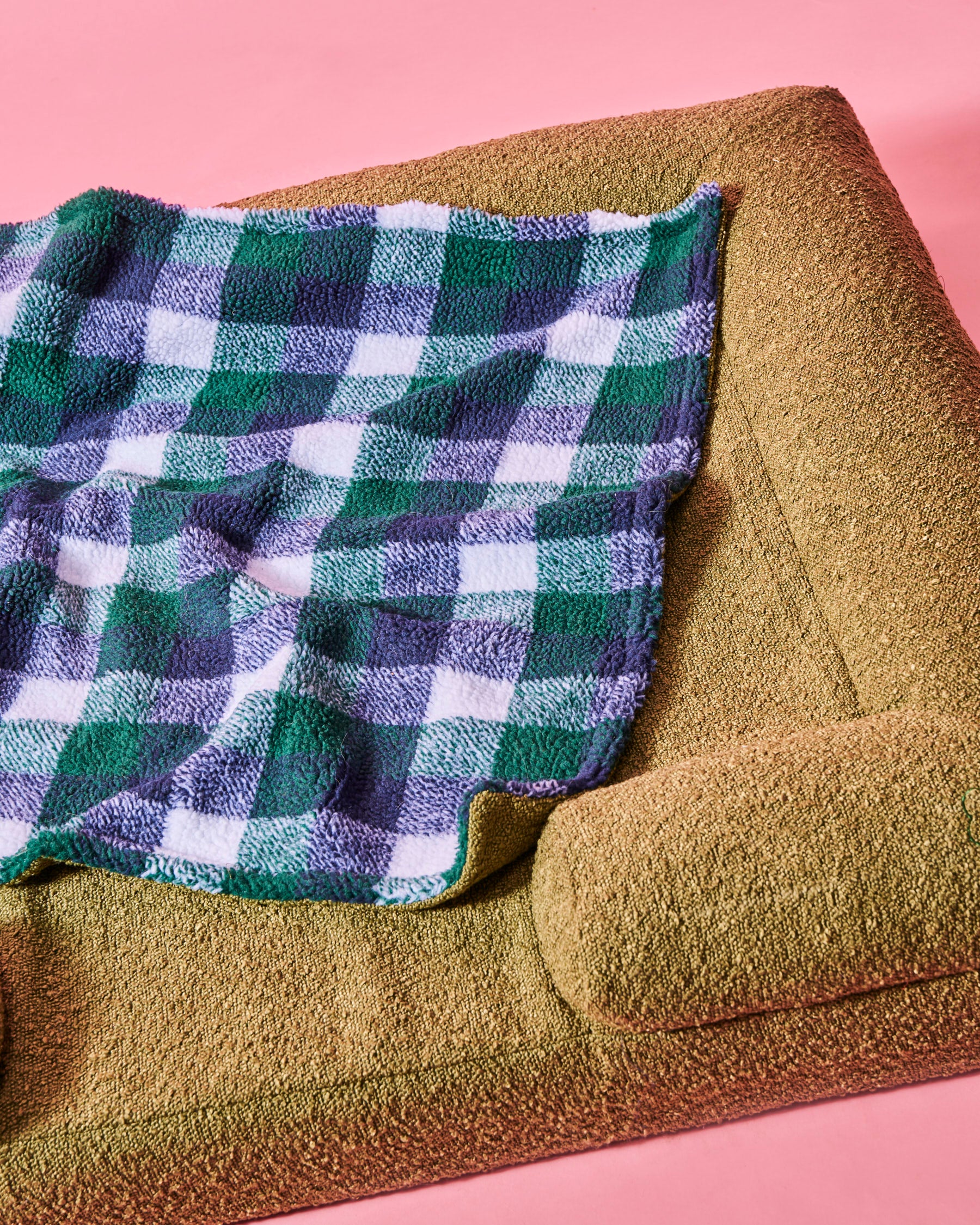 Fred Boucle Sherpa Dog Blanket - Ultra Soft & Warm Pet Blanket for Small, Medium & Large Dogs - Cozy Plush Throw for Beds, Couches & Car Rides - Machine Washable & Durable
