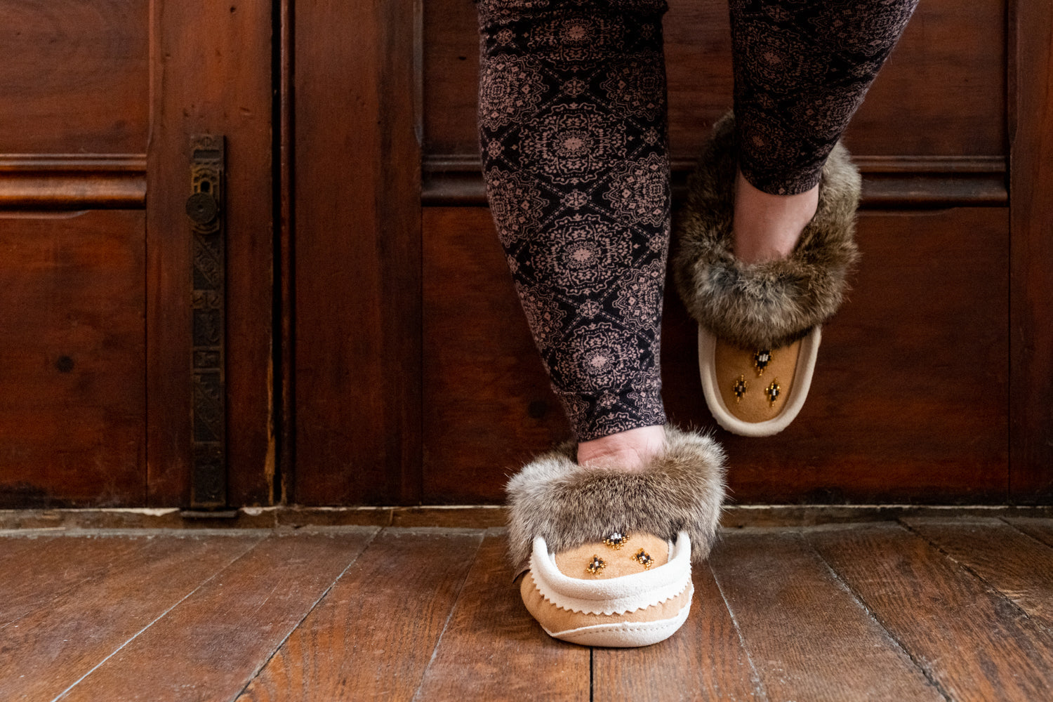 Women's Sheepskin Lined Moccasins - Soft & Cozy House Slippers for Winter (Sizes 4 & 5) | Perfect for Indoor Comfort, Lounge Wear & Cold Weather Relaxation