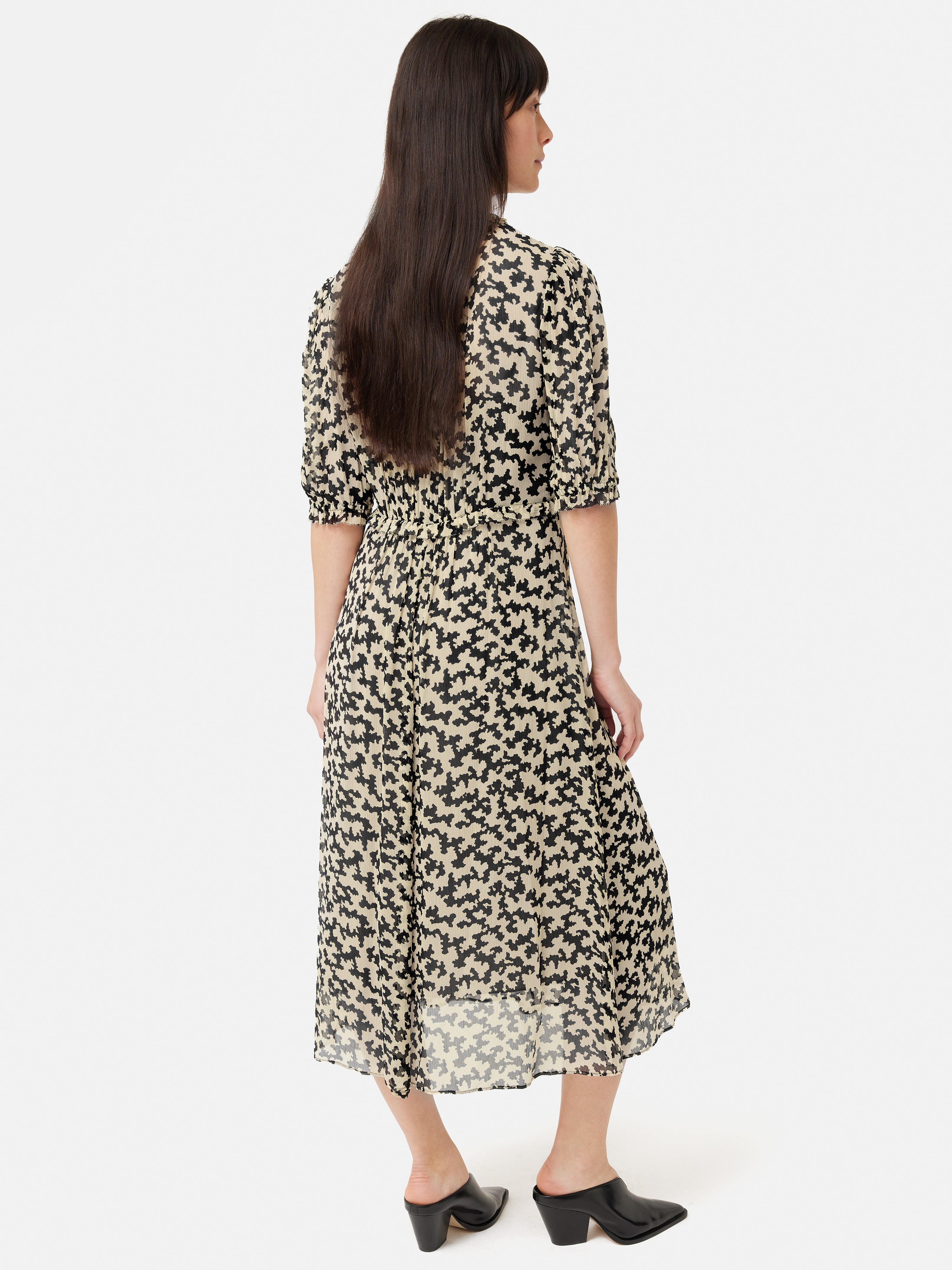 Reef Odyssey Crinkle Dress - Monochrome Floral Print Summer Dress for Women | Beach Vacation, Casual Outing, Date Night