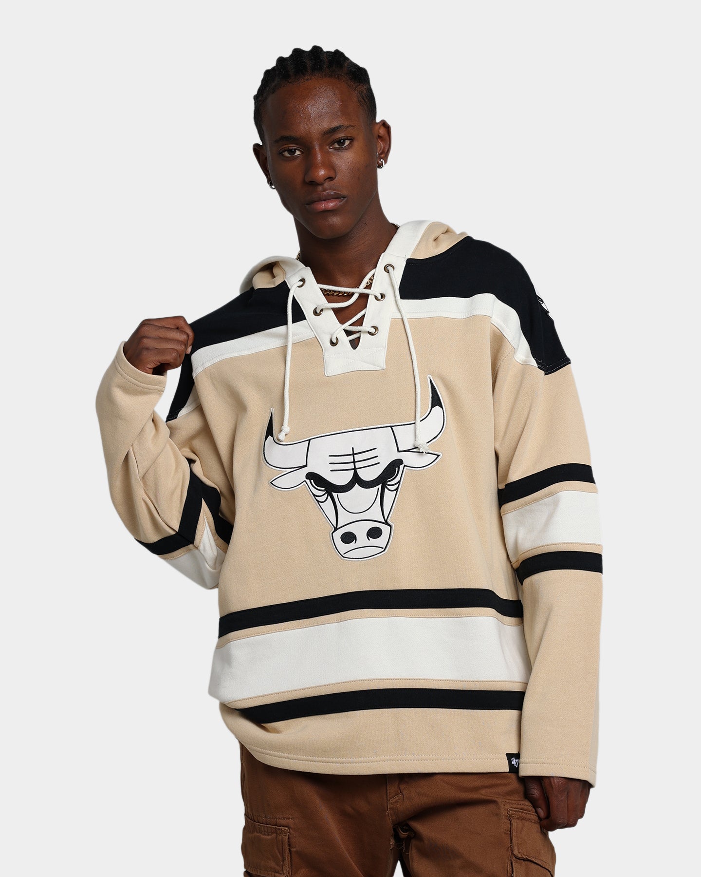 47 Brand Chicago Bulls Superior Lacer Hoodie Khaki - Men's NBA Pullover Sweatshirt for Basketball Fans & Streetwear Fashion | Game Day, Casual Wear & Outdoor Activities