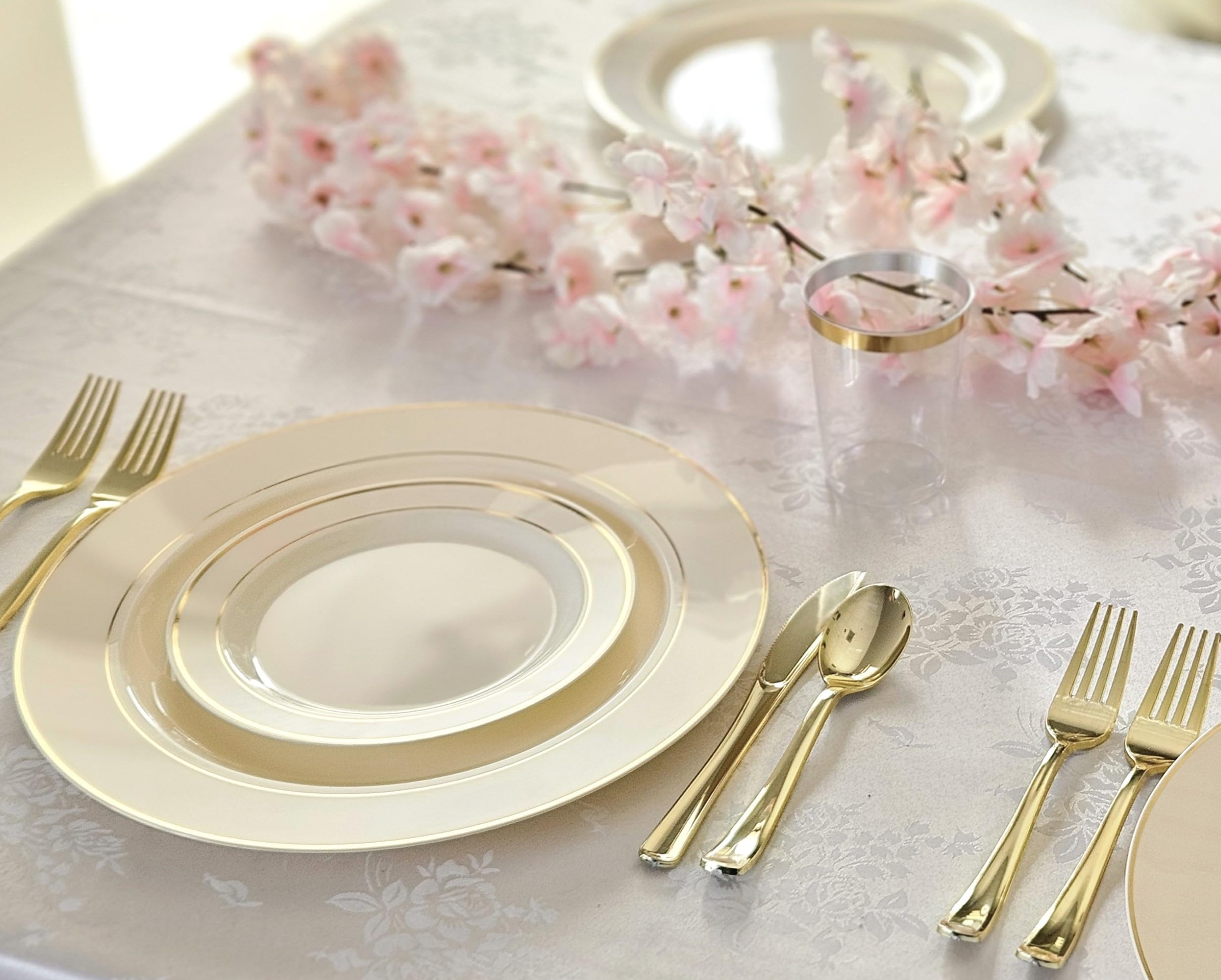 120-Pack Heavyweight Disposable Plastic Plates for Weddings & Parties - 9