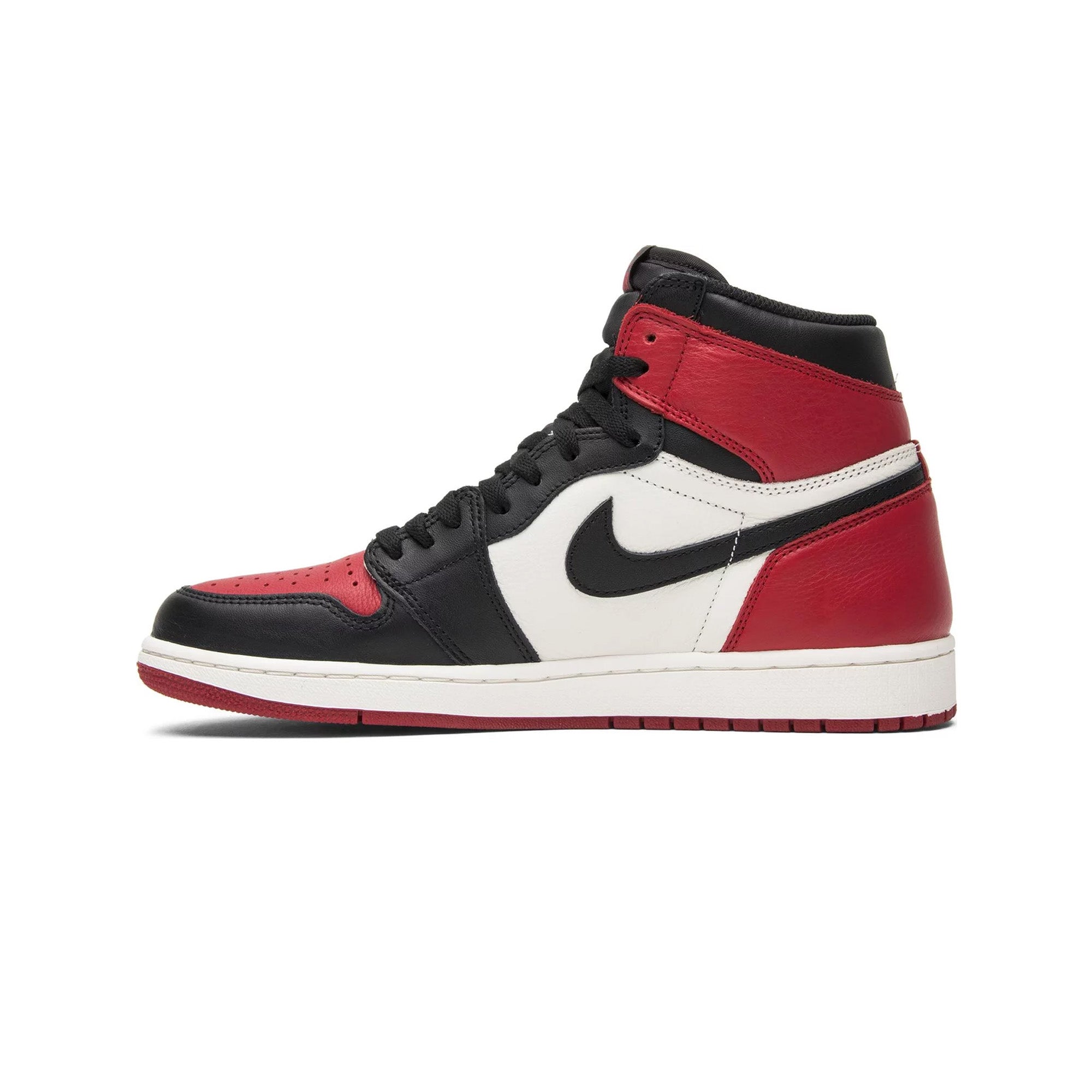 Air Jordan 1 Retro High 'Bred Toe' Sneakers (2018 Release) - Men's Basketball Shoes for Streetwear & Casual Outfits