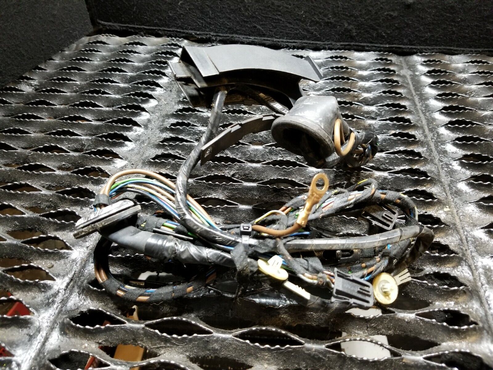 04-06 Porsche Cayenne Rear Hatch Trunk Lid Wire Harness - Left Driver Side OEM Replacement Part - Perfect for Electrical Repairs & Trunk Accessory Installations