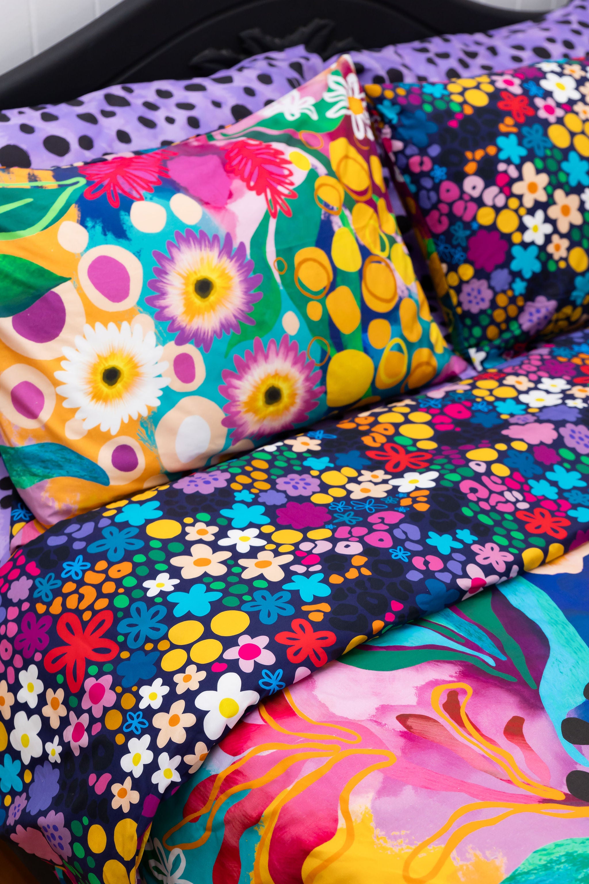 Kasey Rainbow Matilda Quilt Cover Set - Soft & Stylish Bedding for Cozy Nights - Perfect for Master Bedrooms, Guest Rooms & Dorm Decor