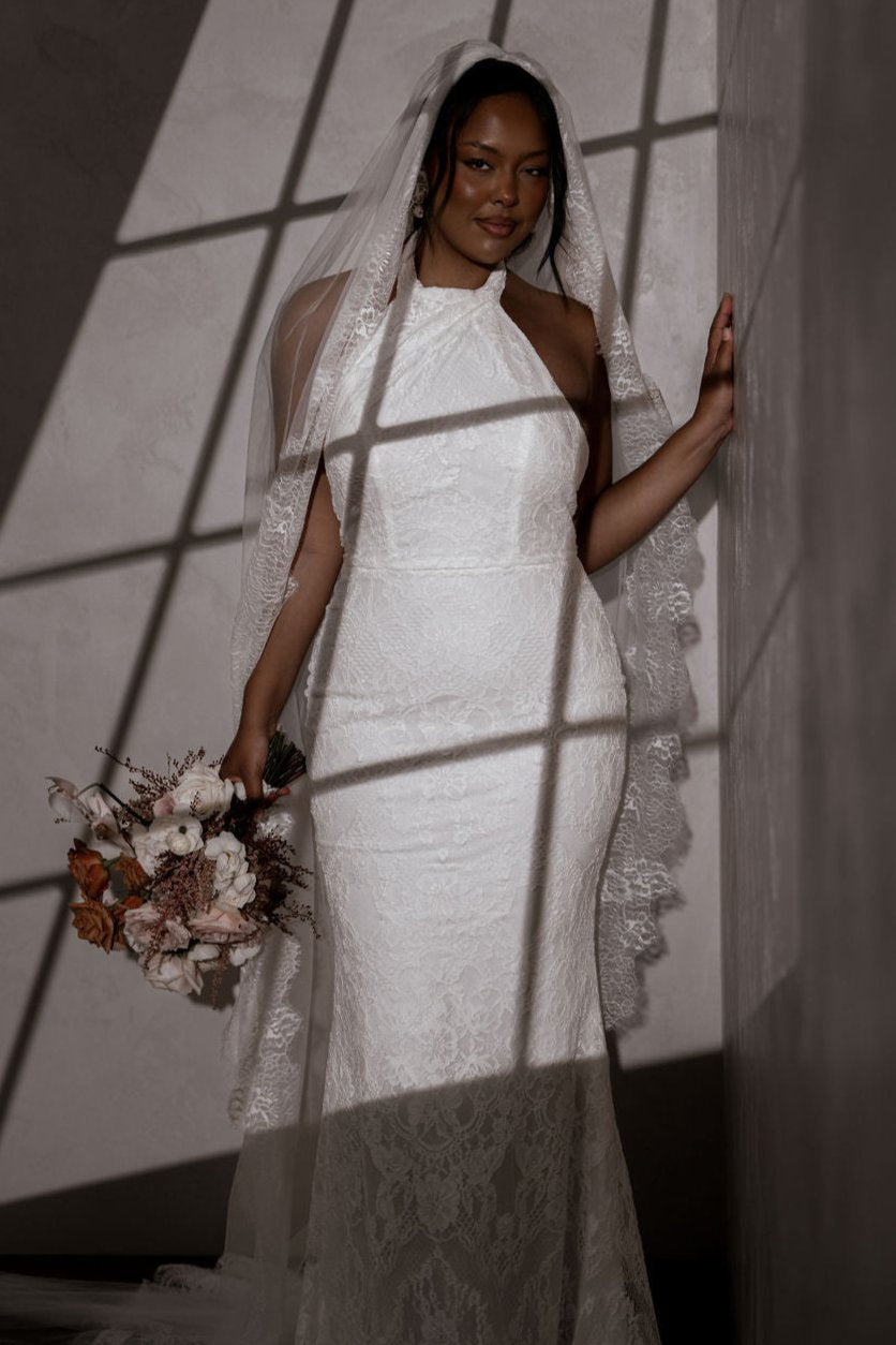 Alice Veil - Elegant Bridal Wedding Veil with Lace Trim for Bride, Perfect for Church Ceremony & Outdoor Wedding Photos