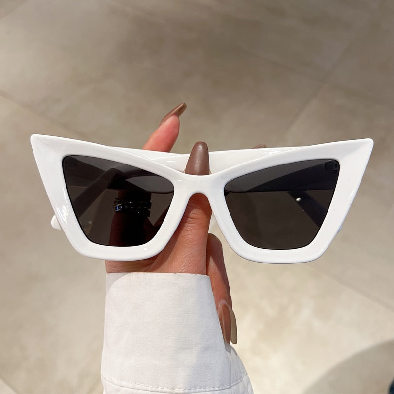 Vintage Cat Eye Sunglasses for Women - Retro Style UV Protection Shades - Perfect for Beach, Driving & Fashion Outfits