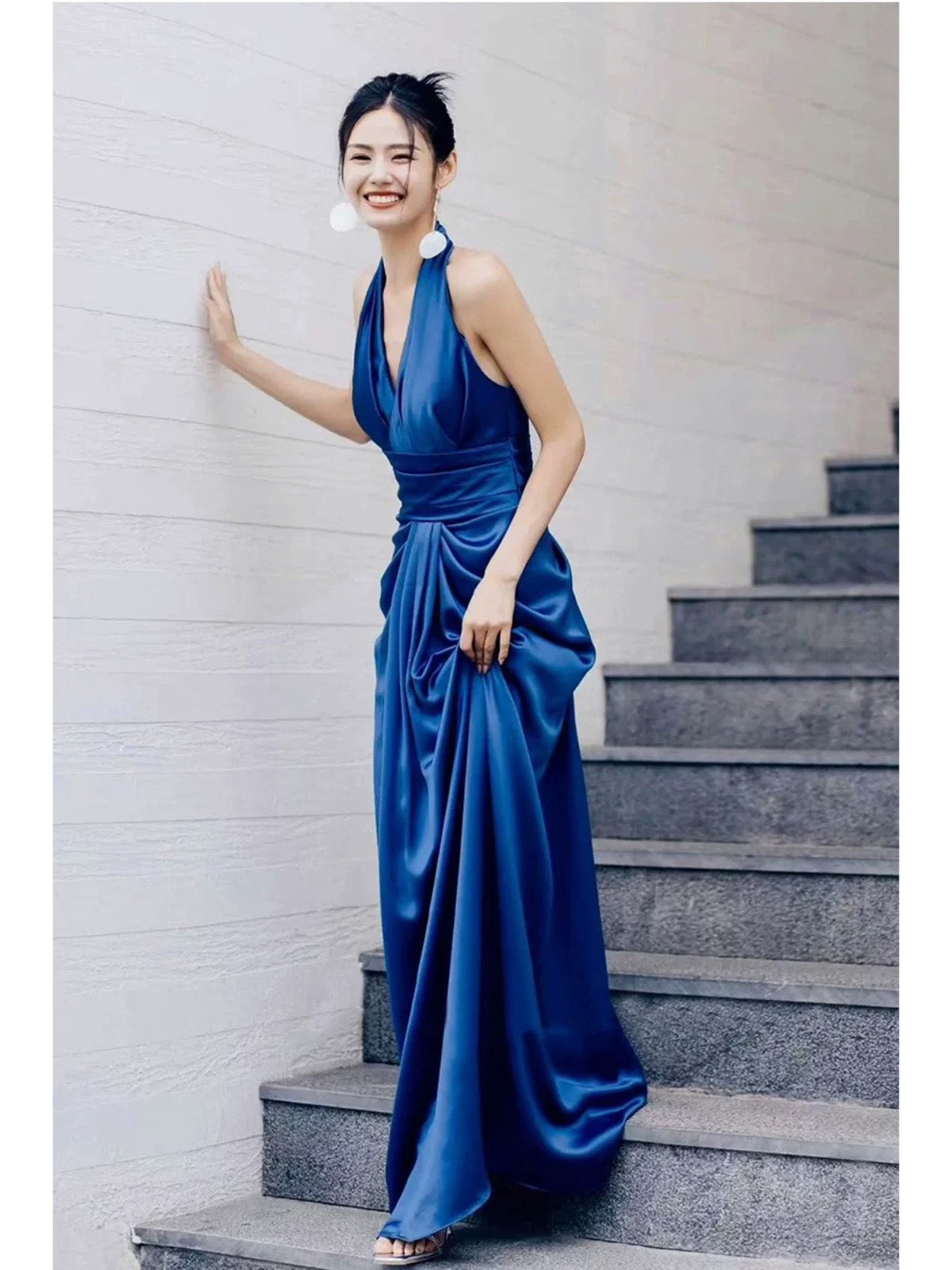 Elegant Halter V-Neck Long Prom Dress for Women - Formal Evening Gown J5538 | Perfect for Homecoming, Ball, Wedding & Special Occasions