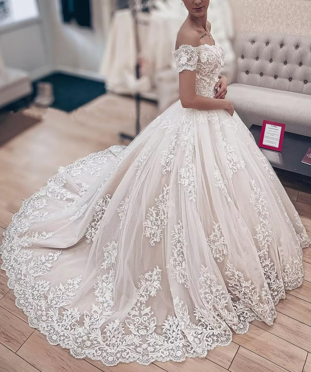 Elegant Off-the-Shoulder Wedding Dress for Bride - Princess A-Line Lace Bridal Gown with Sweetheart Neckline & Tulle Skirt | Perfect for Beach, Church, or Garden Weddings