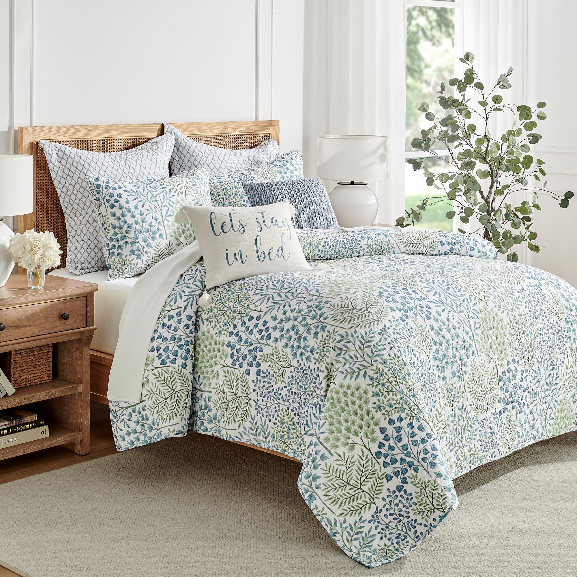 Premium English Forest Quilt Set - Soft Bedding Comforter with Nature Inspired Design for Cozy Bedroom Decor | Perfect for Master Bedrooms, Guest Rooms & Cabin Retreats