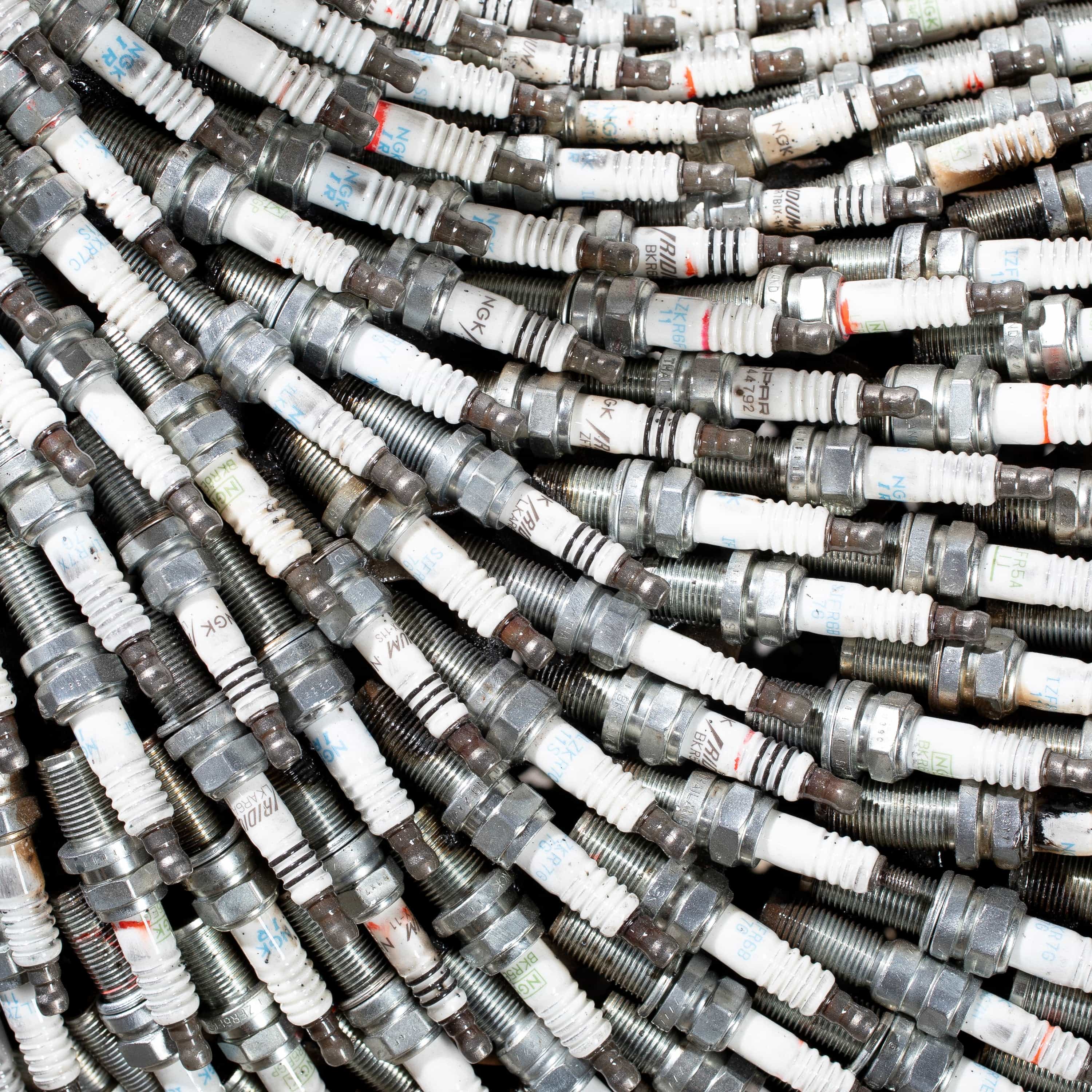 37 Spark Plug Large Sheep Recycled Metal Sculpture - Unique Home & Garden Decor for Rustic, Industrial, or Farmhouse Style - Perfect for Living Room, Office, or Outdoor Garden Art