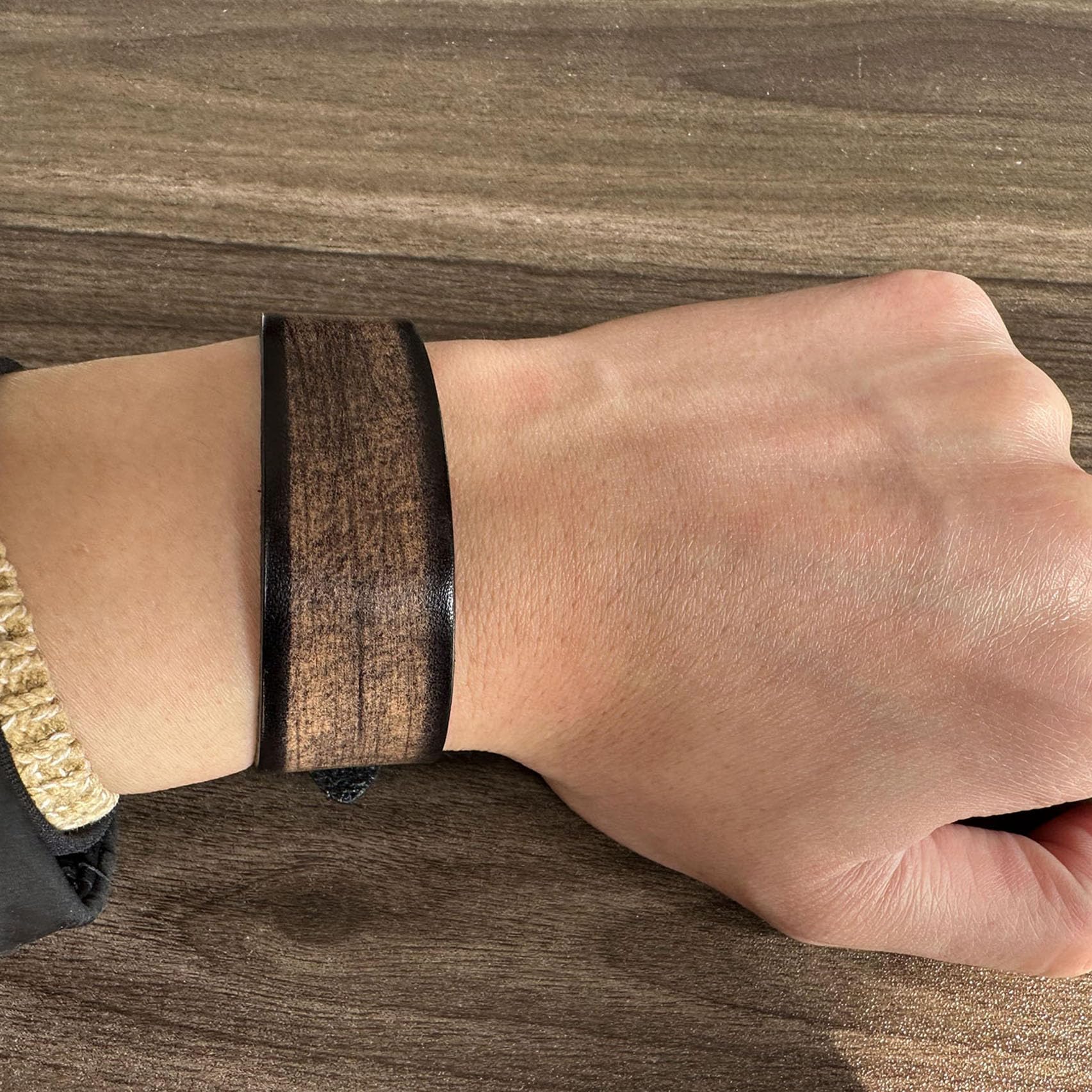 Punk Rock Faux Leather Wristband - Adjustable Buckle Bracelet for Men & Women - Retro Arm Cuff for Concerts, Festivals & Gothic Fashion