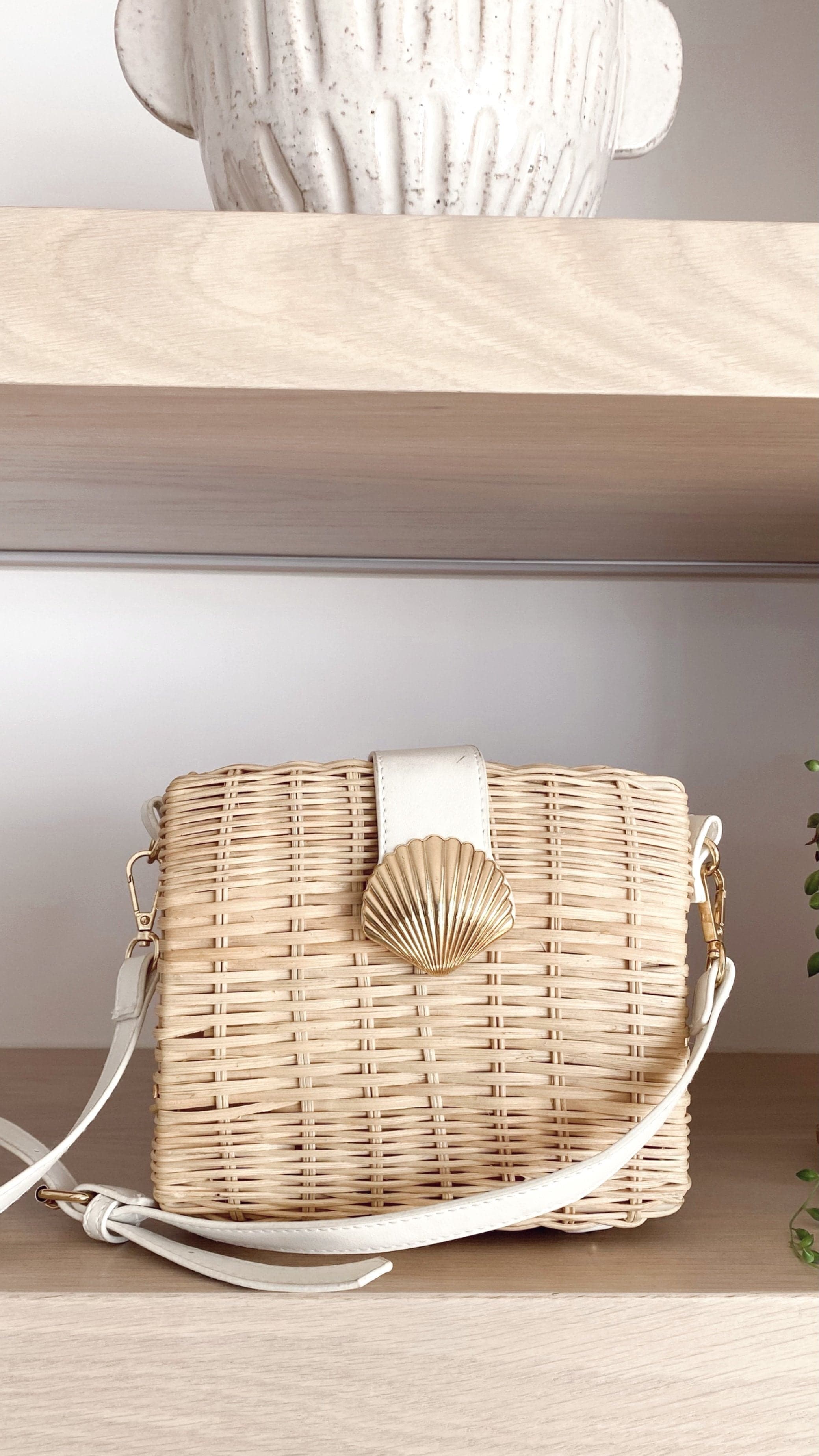 Lucinda Straw Shell Bag - Stylish Woven Handbag for Women, Beach Tote, Summer Fashion Accessory | Perfect for Vacation, Picnic, and Outdoor Activities