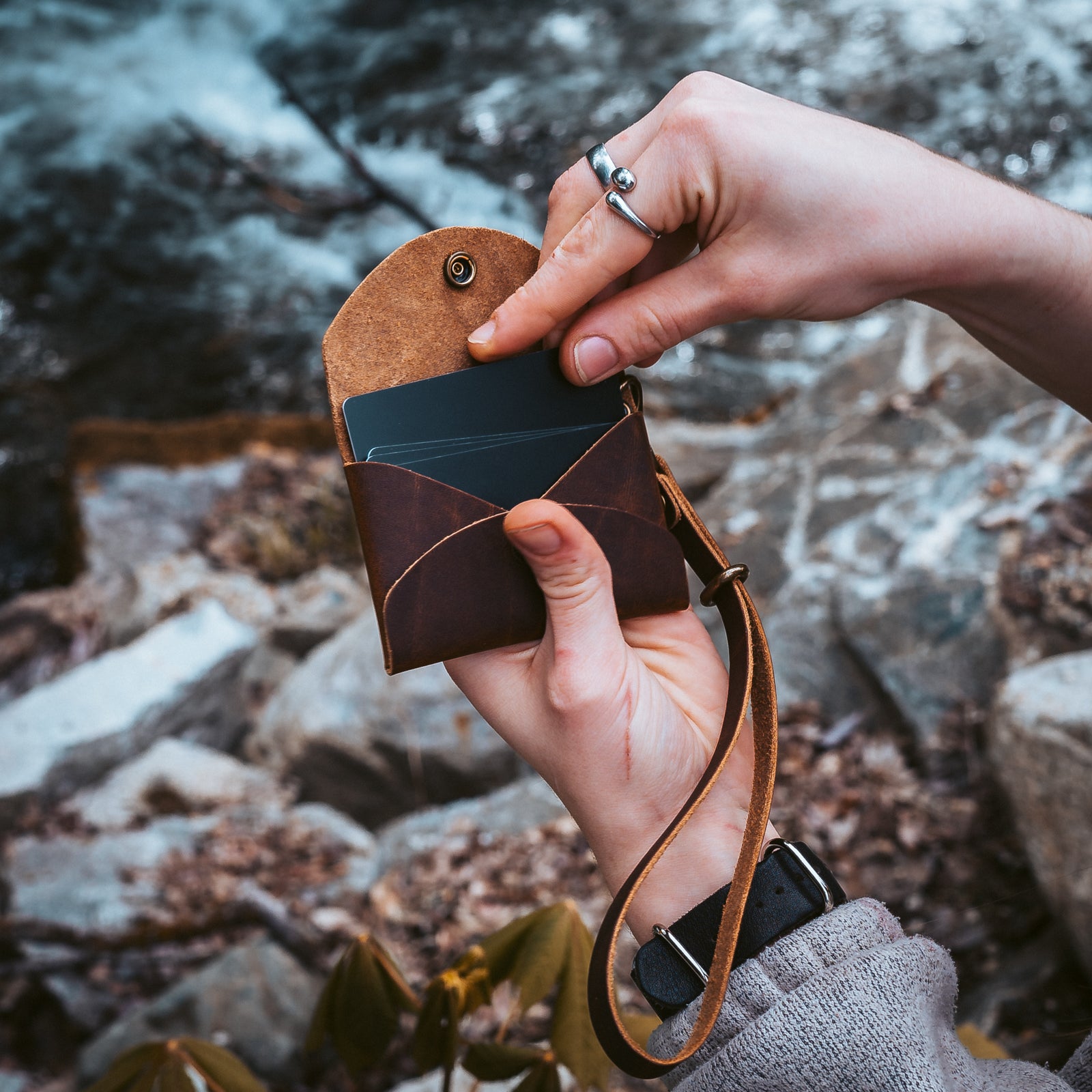 Genuine Leather Envelope Pouch - Slim RFID Blocking Wallet for Credit Cards & Cash - Perfect for Travel, Business & Everyday Use