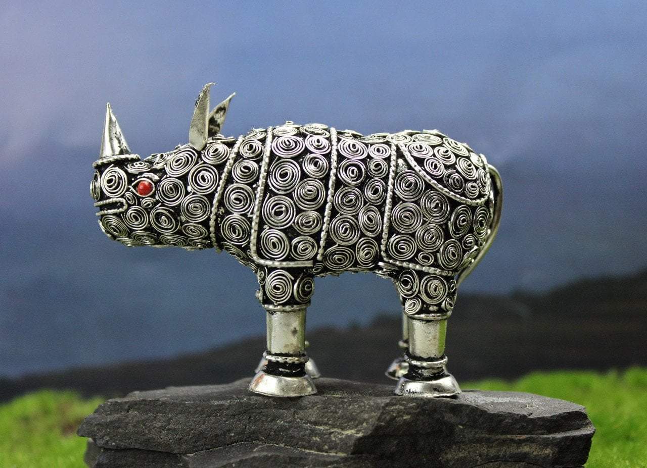 Handmade Metal Rhino Statue - Unique Home Decor, Office Desk Ornament, Gift for Animal Lovers - Perfect for Living Room, Bookshelf, or Garden Display