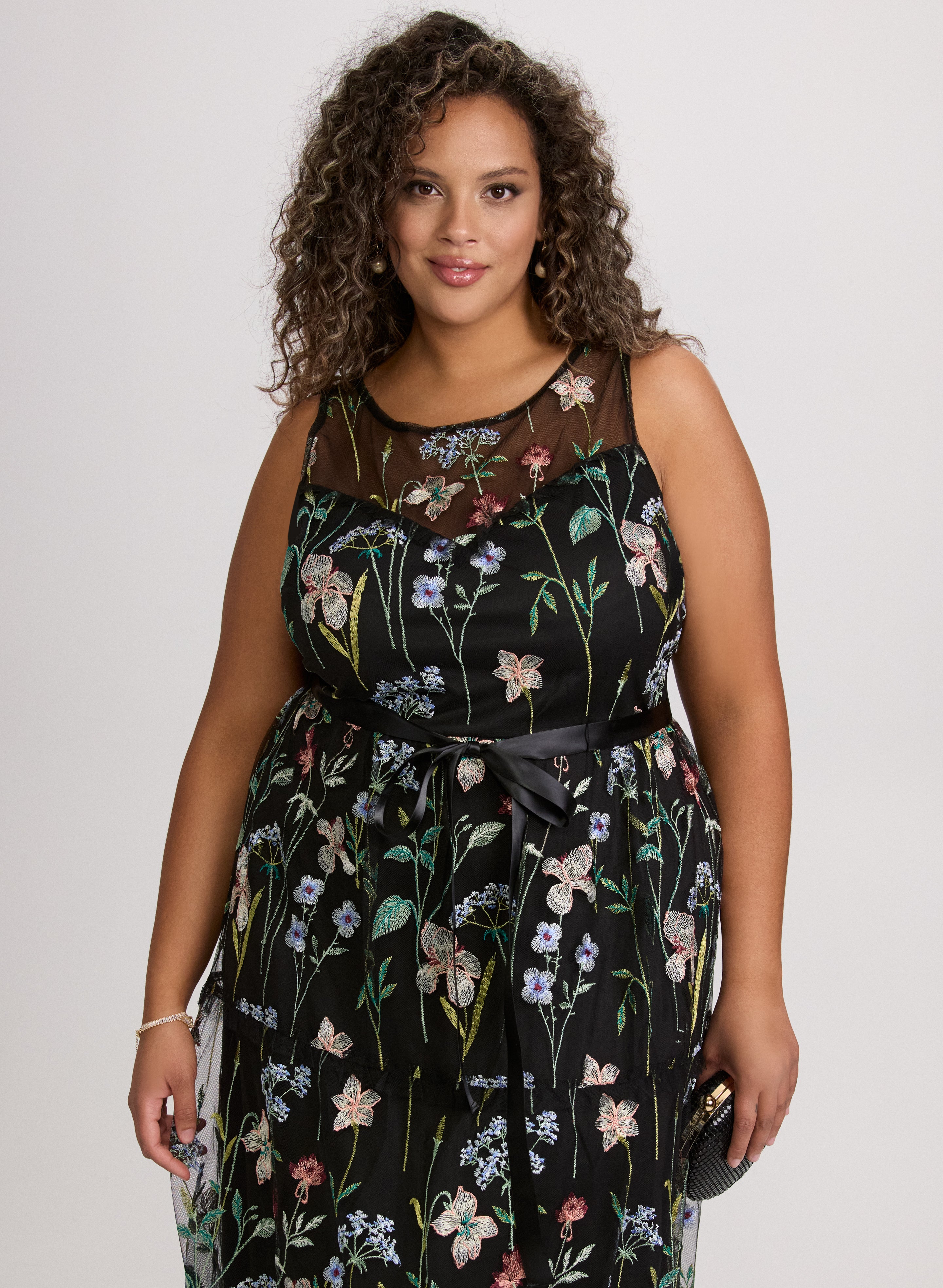 Floral Embroidered Summer Dress for Women - Boho Chic Maxi Dress with Handmade Embroidery | Perfect for Beach Vacations, Garden Parties & Date Nights