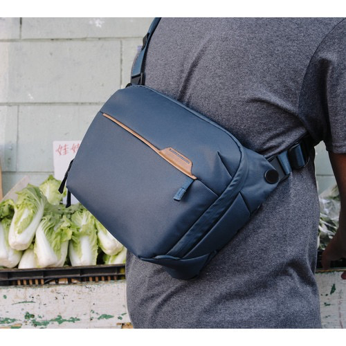 Peak Design Everyday Sling 6L V2 Camera Bag - Waterproof & Lightweight for DSLR, Mirrorless & Accessories - Perfect for Travel, Hiking & Street Photography (Midnight)