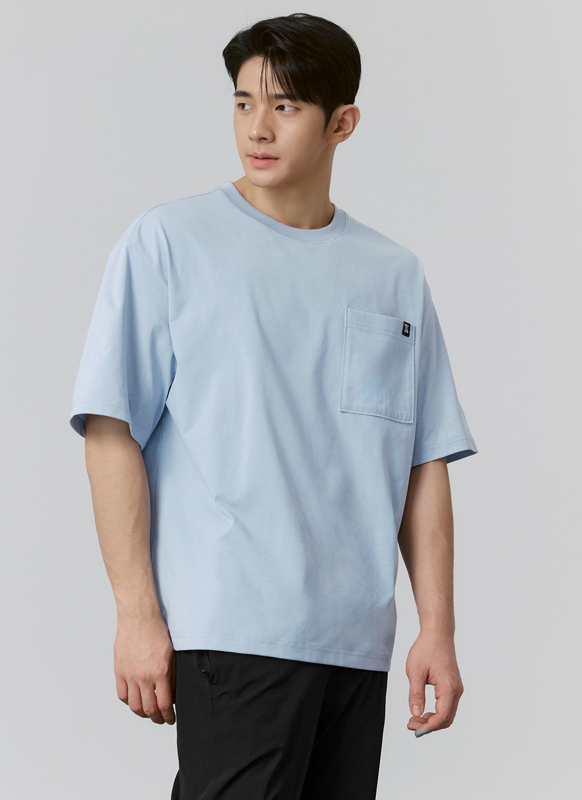 Cool Breeze Oversized Pocket Short Sleeve T-Shirt for Men - Comfortable Casual Summer Tee for Outdoor Activities & Lounge Wear