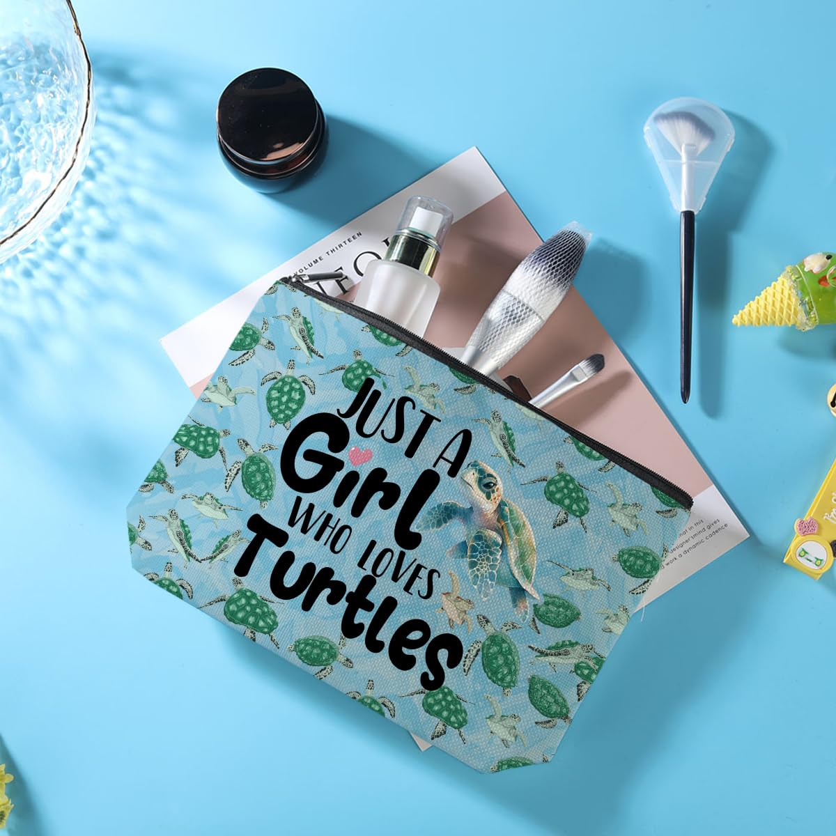 Sea Turtle Makeup Bag for Women - Cute Cosmetic & Toiletry Travel Bag - Perfect Gift for Animal Lovers, Sisters, Friends - Birthday, Graduation, Friendship Present - Ideal for Travel, Beach Trips & Daily Use