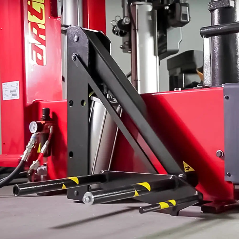 Corghi AM5000 Touchless Tire Changer with BPT Helper Arm - Professional Wheel Service Equipment for Auto Shops & Tire Centers