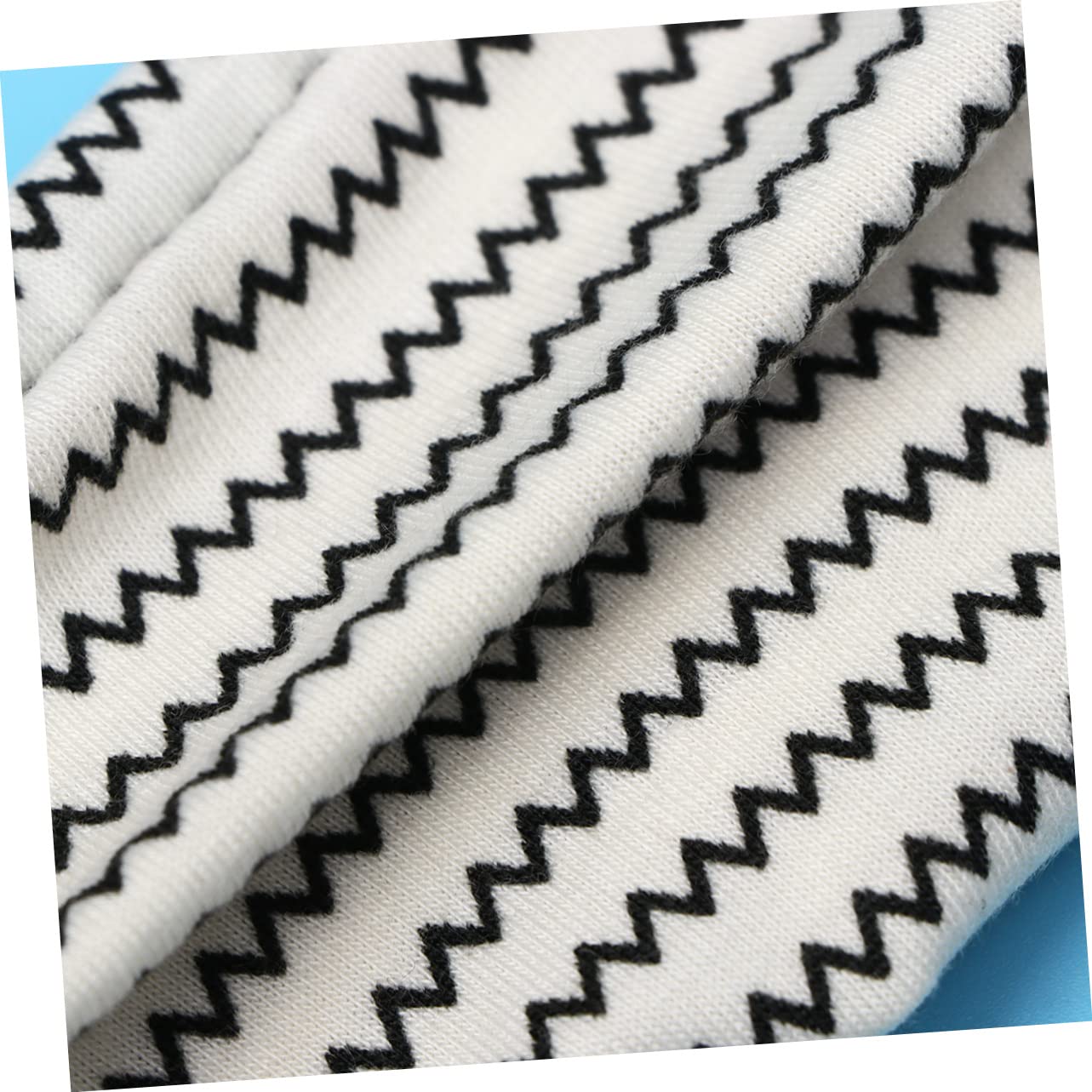 BIUDECO 4 Pack Black & White Headbands for Women - Stretchable Elastic Hair Bands for Running, Yoga, Sports & Workouts - Non-Slip Head Wraps & Bandanas - Perfect Hair Accessories for Active Lifestyles