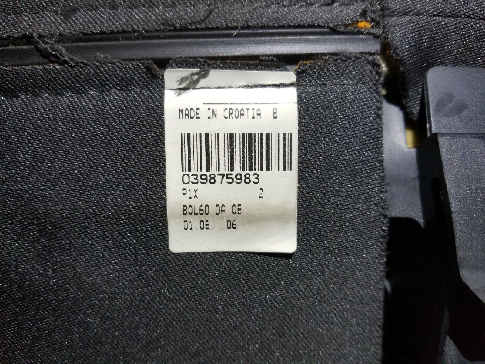 2005-2007 Volvo S40 Left Driver Side Rear Seat Bolster Cushion Replacement - OEM Quality Fit for Volvo S40 Sedan | Perfect for Car Interior Repair & Comfort Upgrade