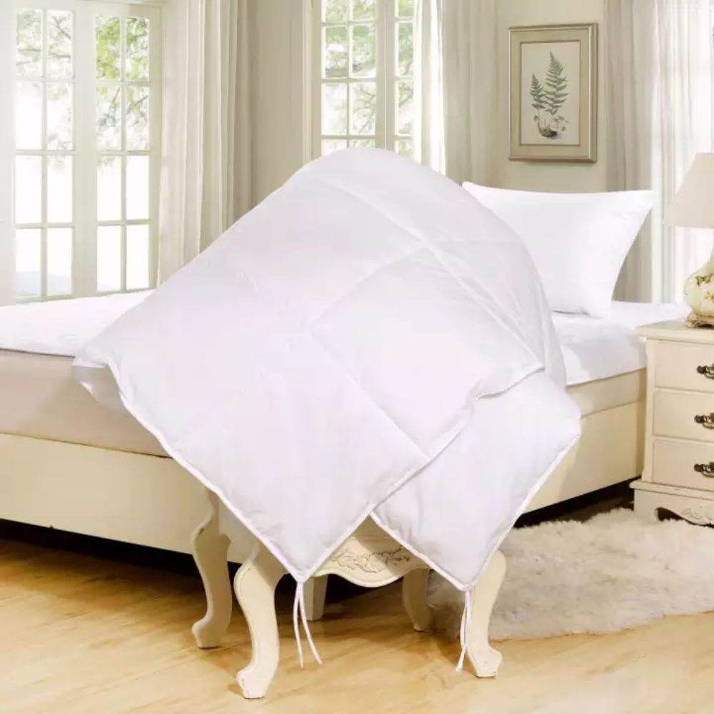 iSleep Super Loft Microdown Quilt - Ultra Lightweight All-Season Down Alternative Blanket for Bed, Sofa & Travel | Cozy Home, Camping & Guest Use