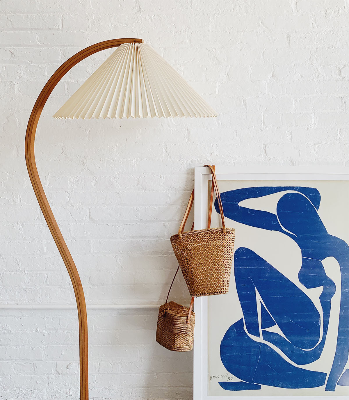 Modern Caprani Floor Lamp - Adjustable LED Standing Light for Living Room, Bedroom & Office - Warm White & Cool White Dimmable Lighting - Perfect for Reading, Relaxing & Decor
