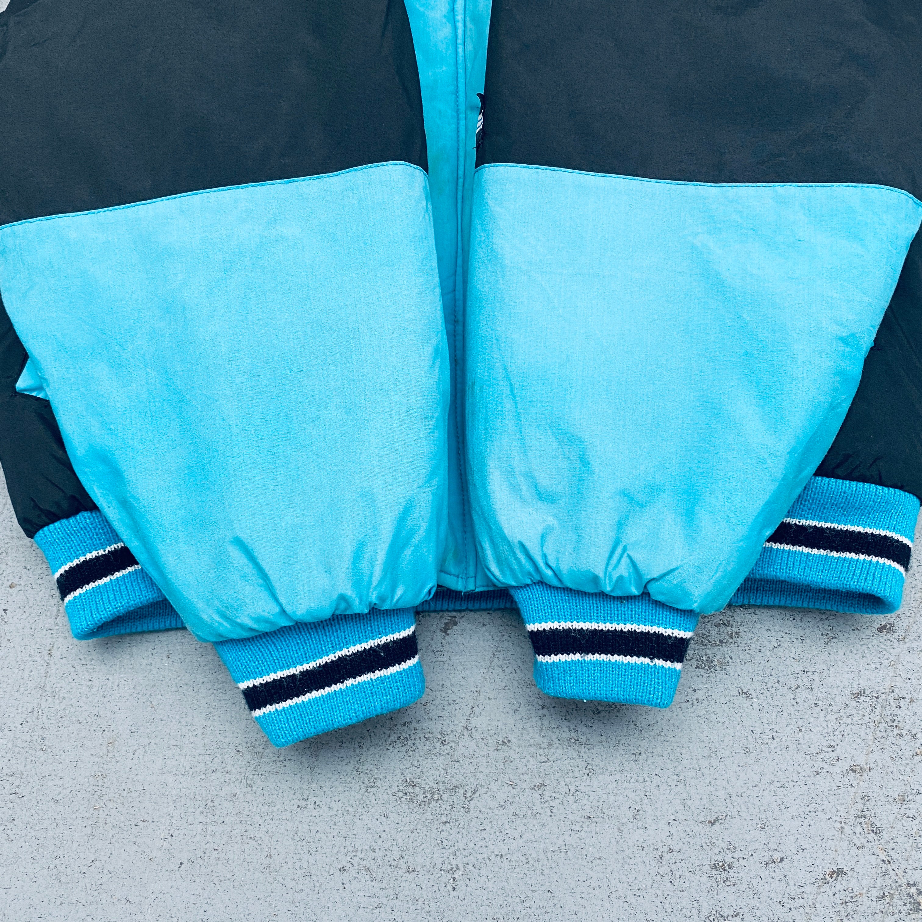 San Jose Sharks 1990s Vintage Logo Full-Zip Hooded Jacket - Men's S - Retro NHL Hockey Fan Gear for Game Day & Casual Wear