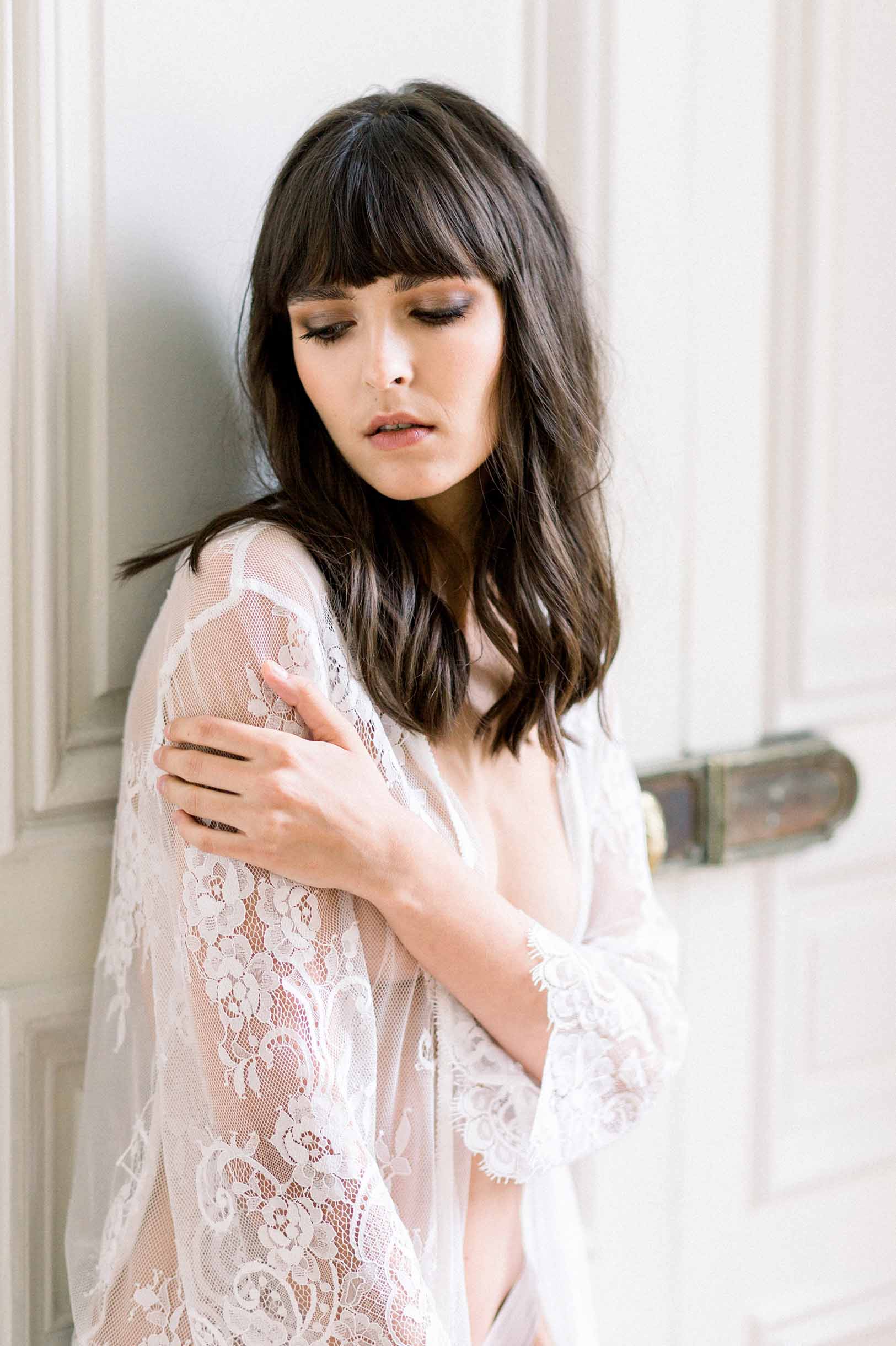 Ivory Lace Bridal Robe for Women - Elegant Boudoir Wedding Nightgown & Honeymoon Lingerie - Perfect for Bridal Shower, Photoshoot, and Romantic Occasions