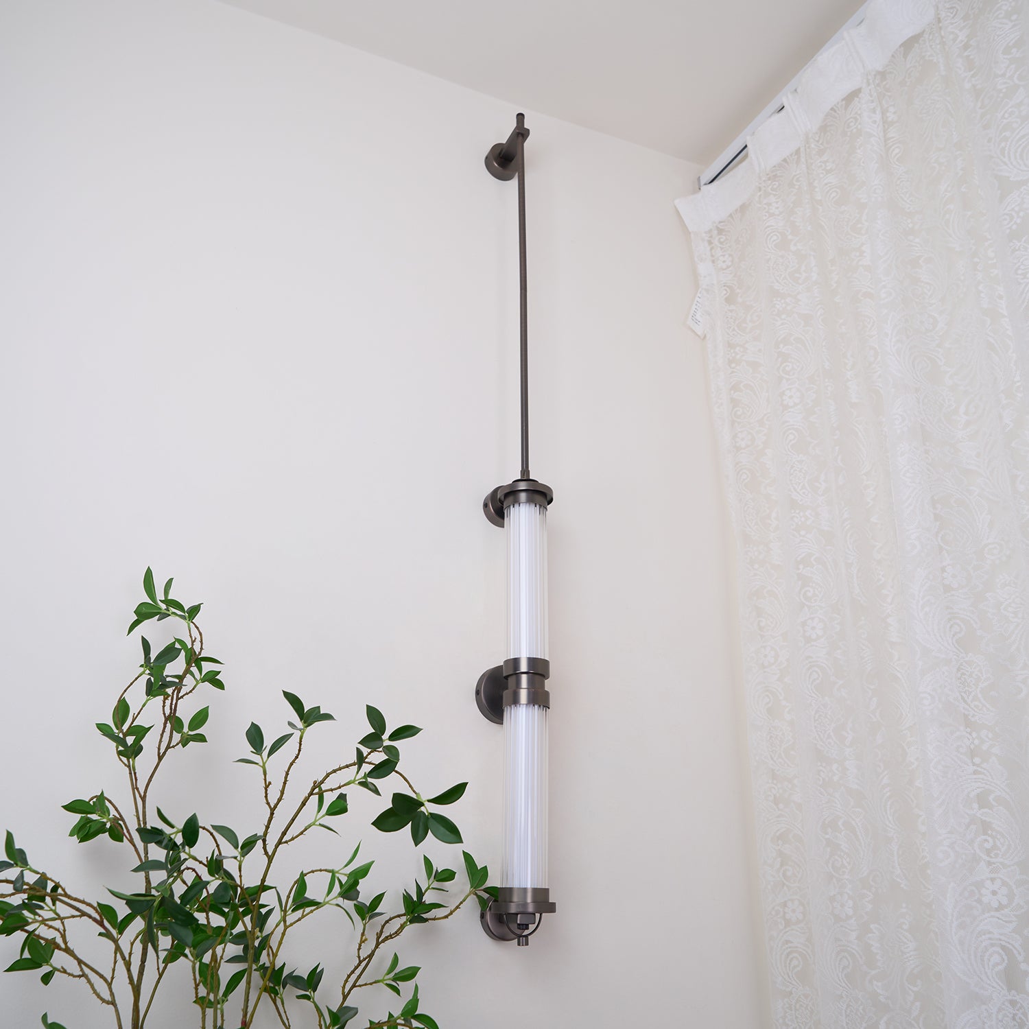 Modern Meridian Vertical Wall Sconce - Adjustable LED Light Fixture for Bedroom, Hallway & Living Room Decor