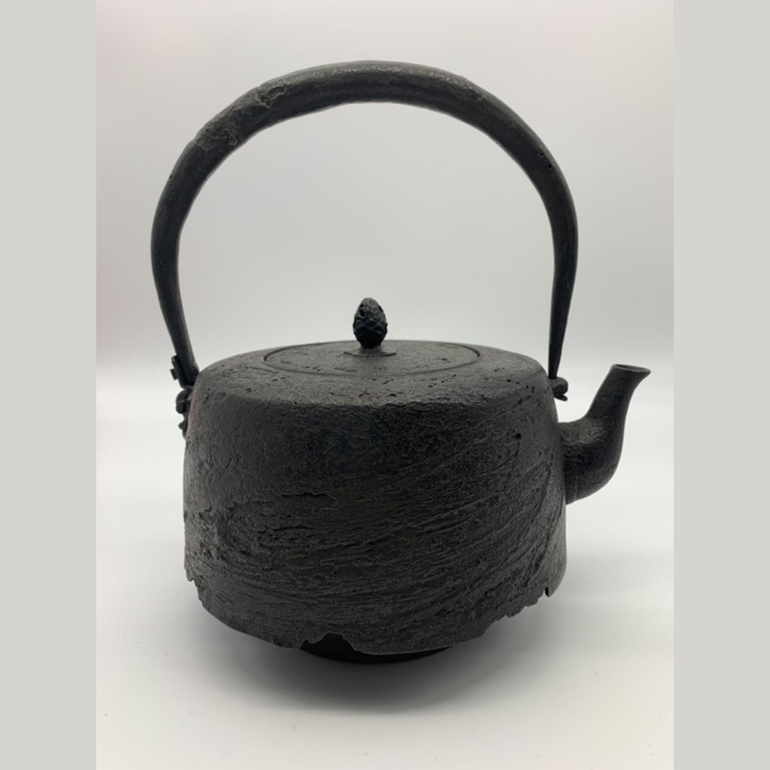 Authentic Japanese Nanbu Tetsubin Iron Teapot - Koizumi Nizaemon 11th Generation Ubaguchi Mozuyagata Cast Iron Kettle with Gift Box | Perfect for Traditional Tea Ceremony, Home Brewing & Japanese Tea Lovers