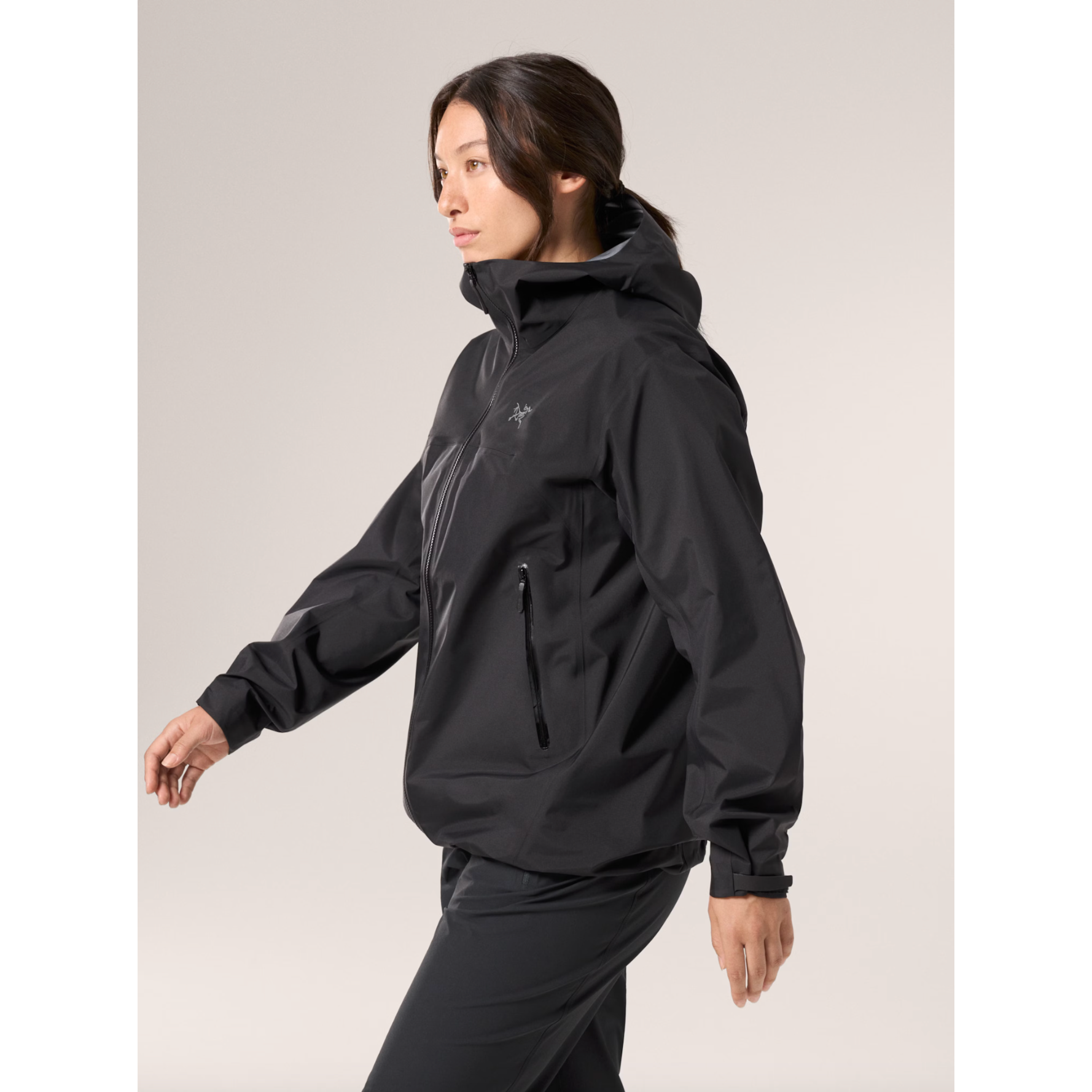 Arc'teryx Women's Beta Jacket - Waterproof & Breathable Hardshell Rain Jacket for Hiking, Skiing & Outdoor Adventures